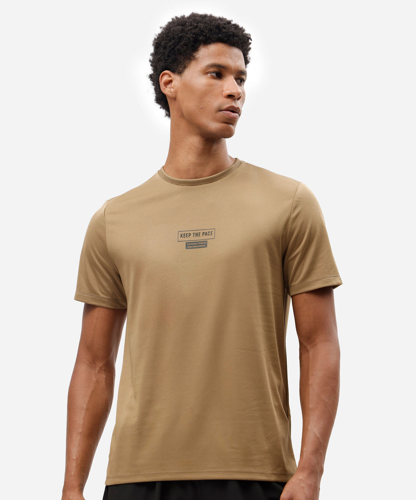 camiseta esportiva masculina manga curta estampada bege