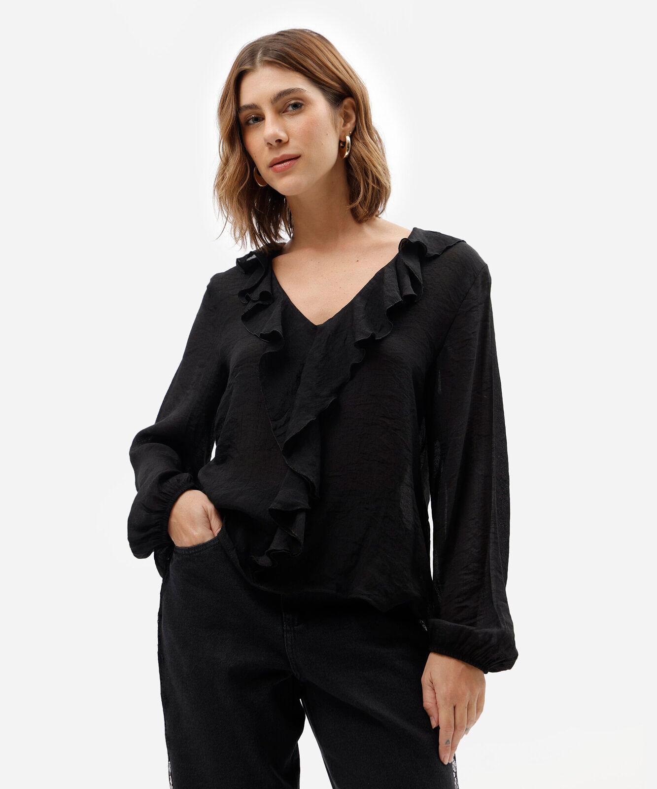 bata feminina com viscose e babados preta