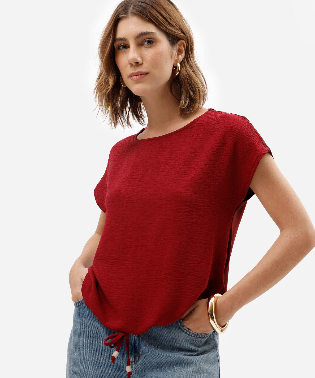 blusa feminina com amarração texturizada vinho
