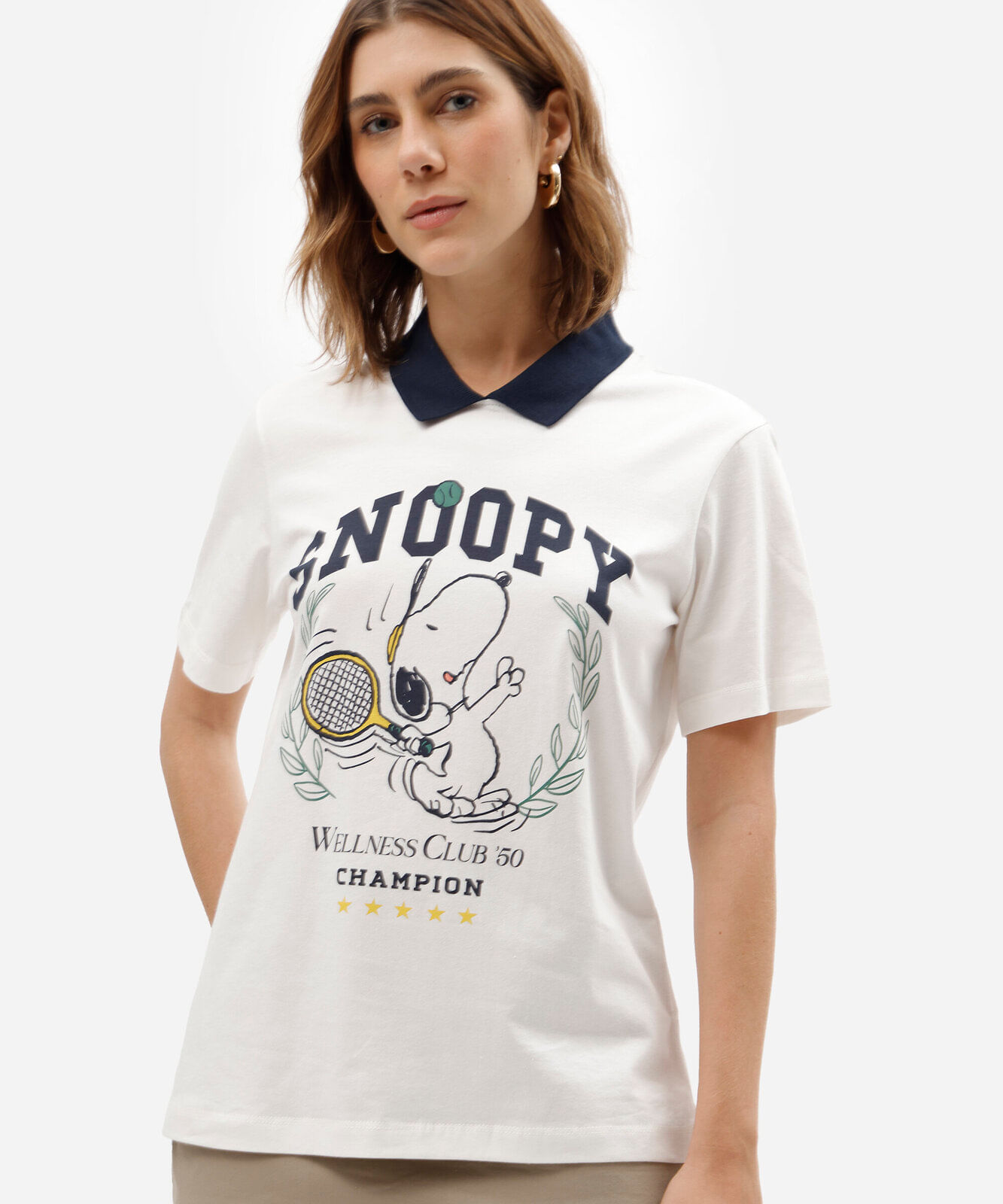 camiseta feminina de algodão com gola manga curta snoopy off white