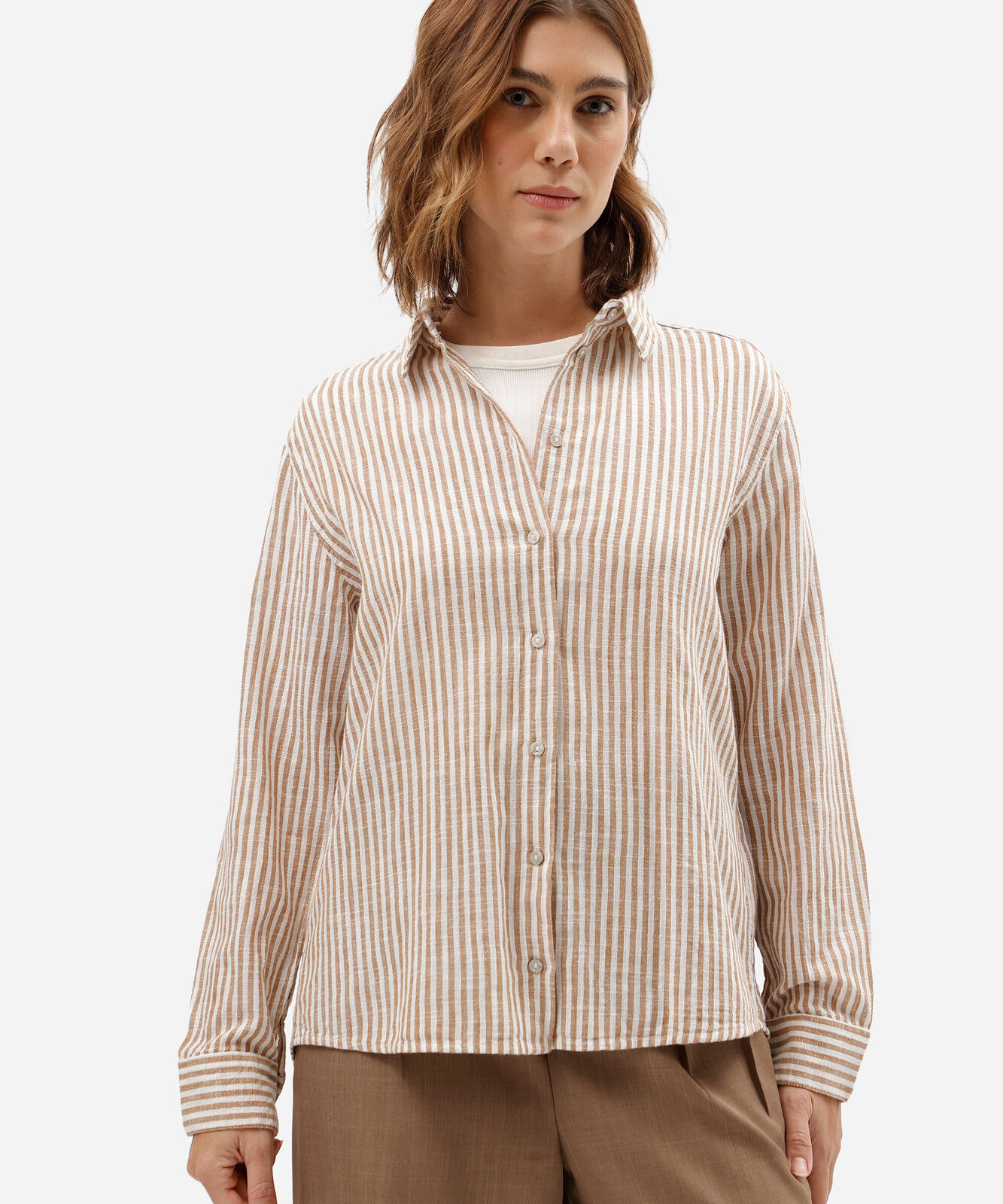 camisa feminina de algodão manga longa listrada bege