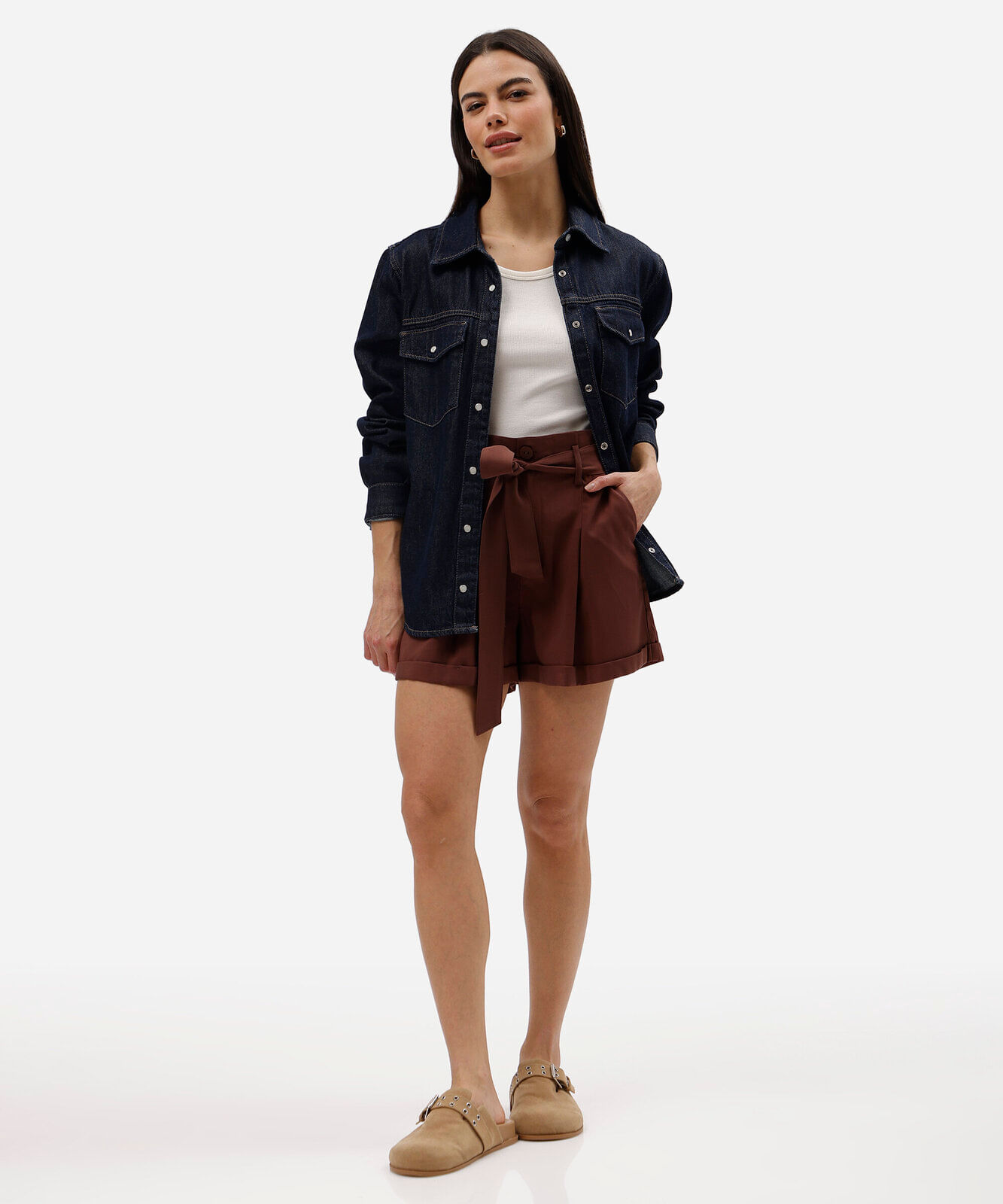 short reto feminino com viscose e faixa marrom
