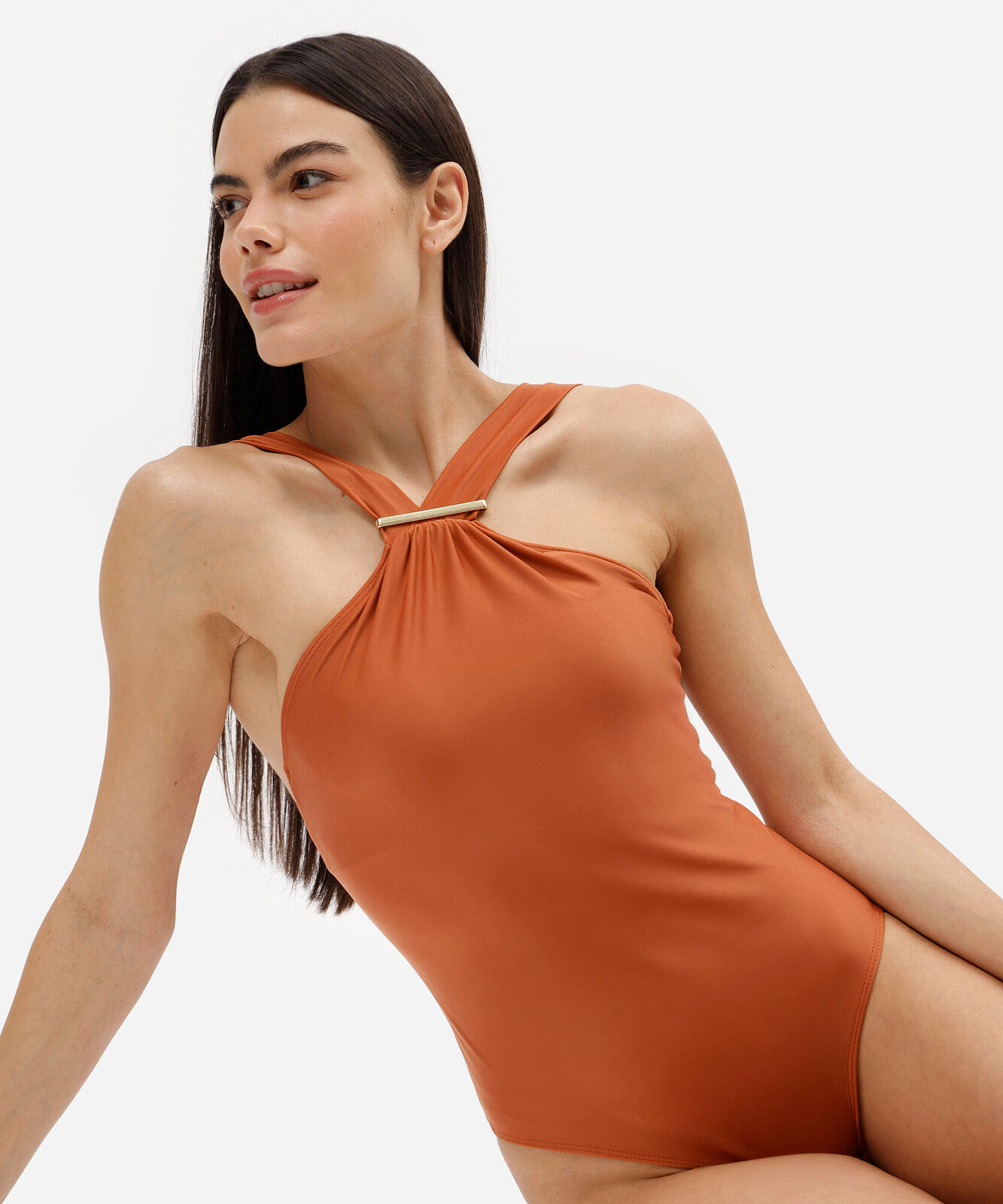 maiô feminino halterneck com fivela marrom