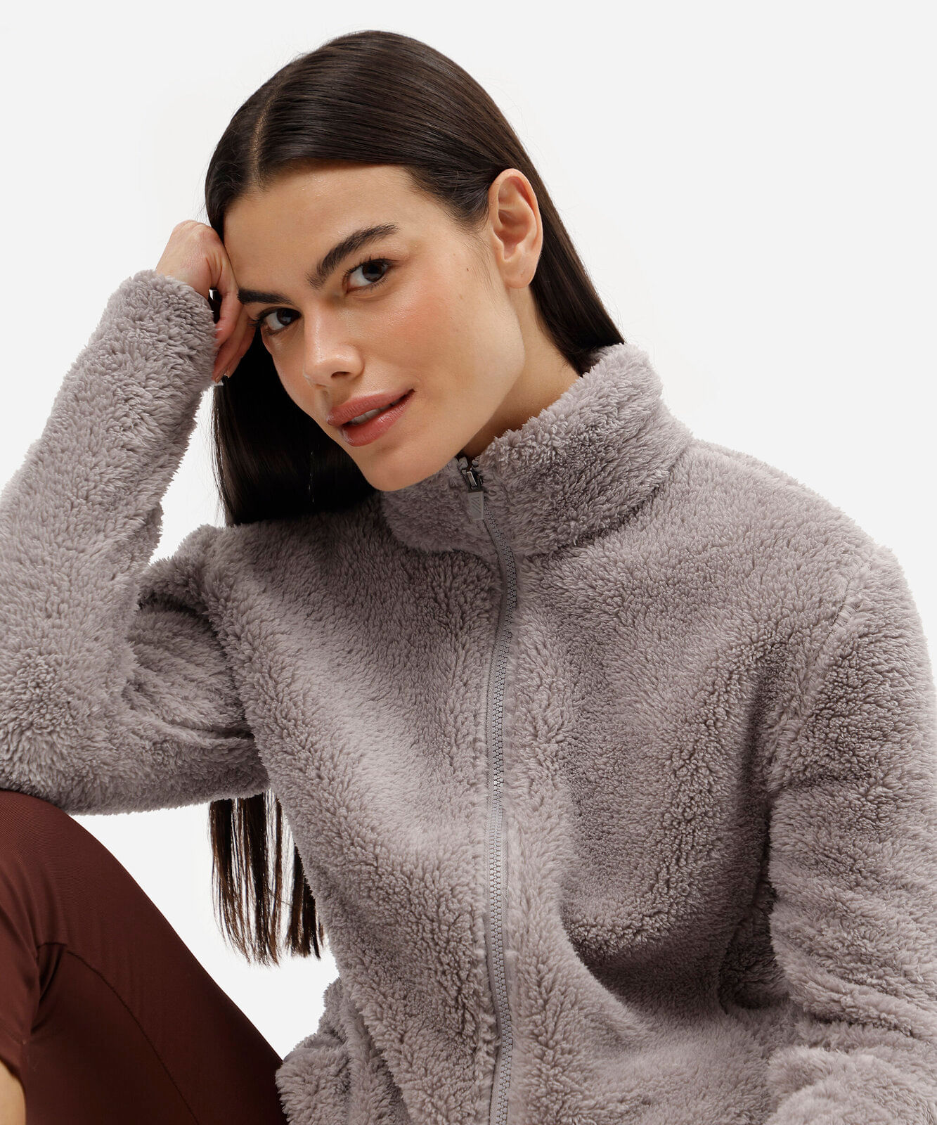 jaqueta esportiva feminina de fleece com bolsos cinza