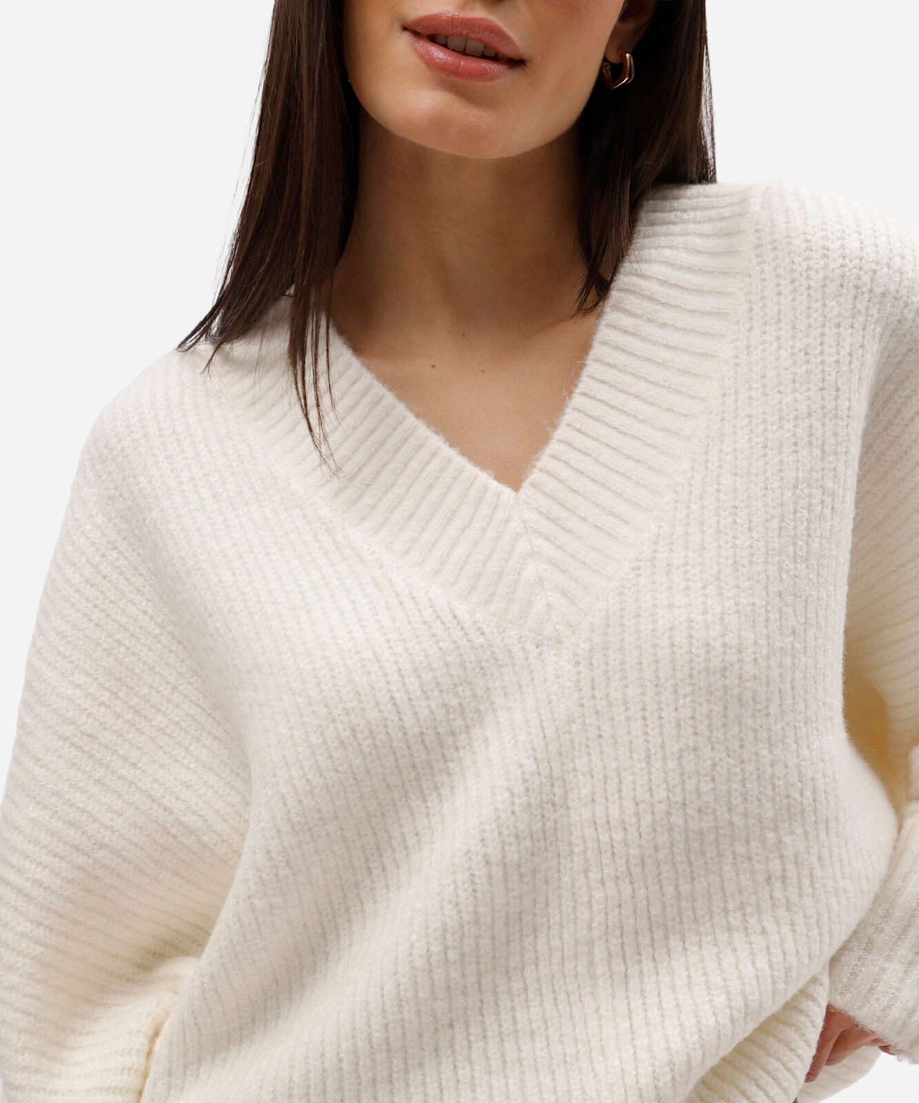 suéter feminino de tricot decote v canelado off white