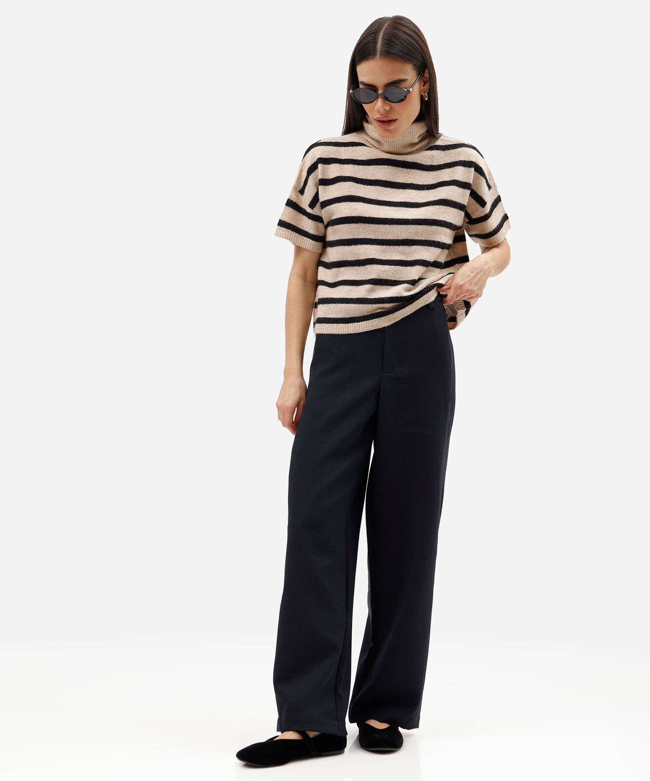 calça de alfaiataria barrel feminina com recorte preta
