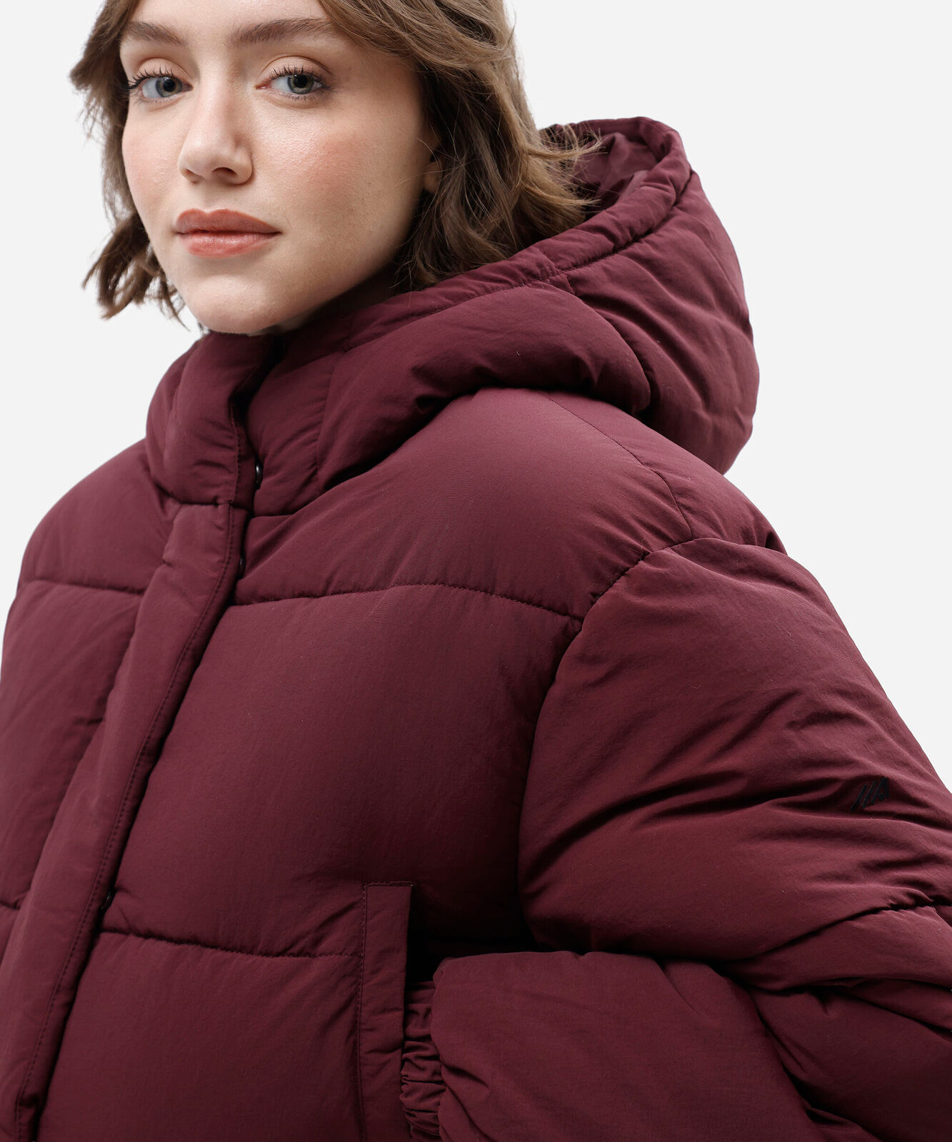 jaqueta puffer cropped feminina esportiva vinho