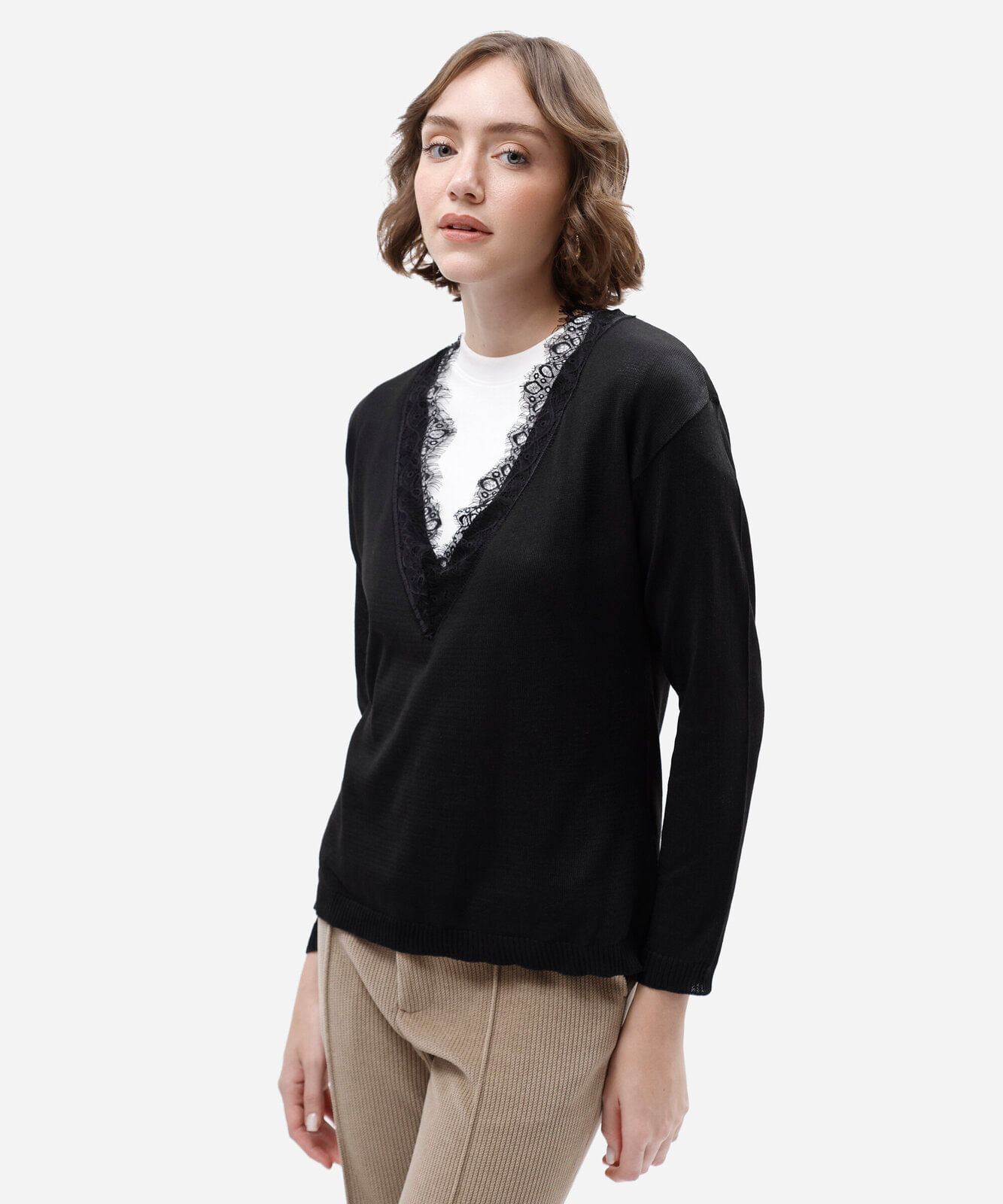suéter feminino de tricot decote v com renda preto