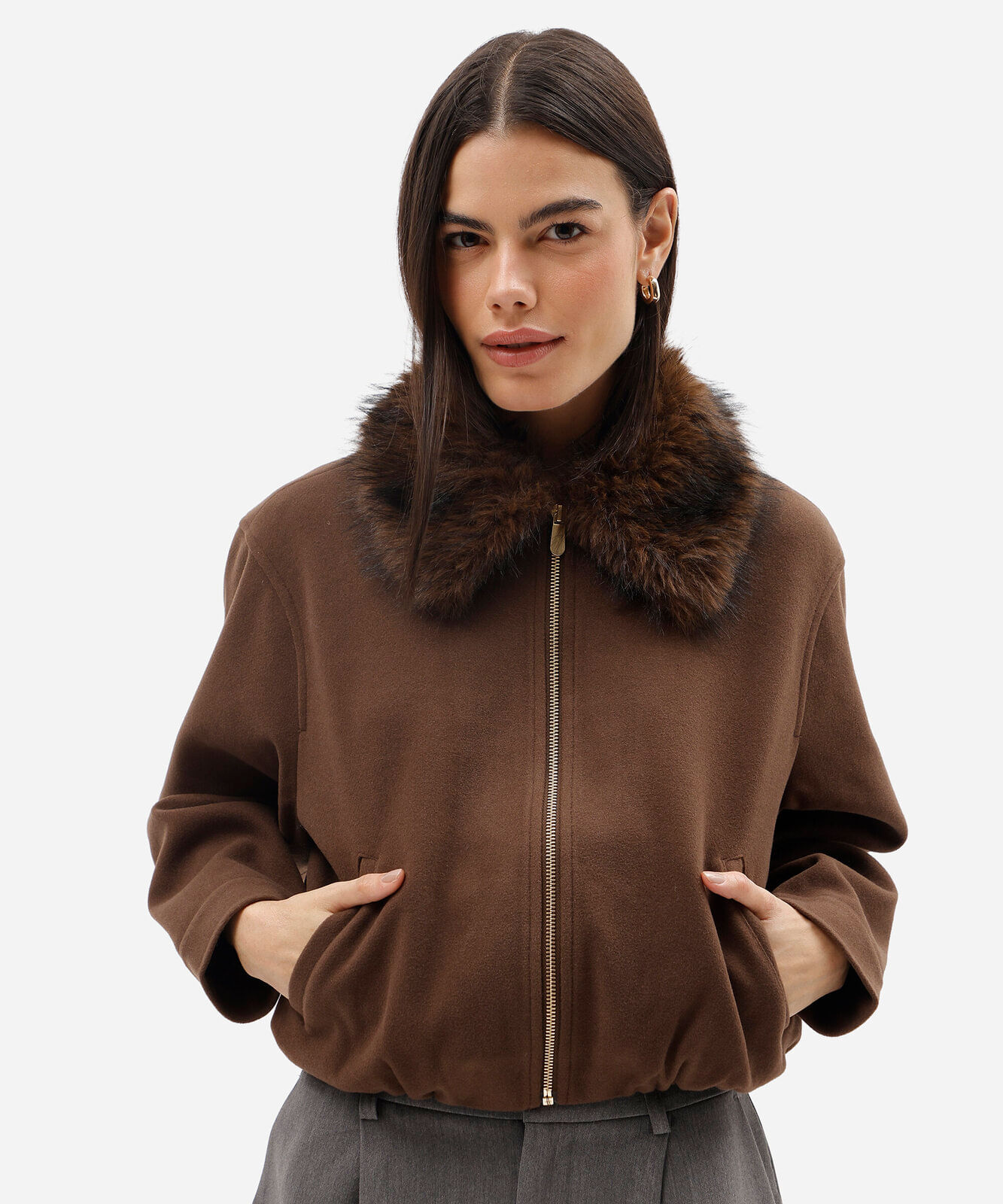 jaqueta bomber feminina gola de pelúcia texturizada marrom