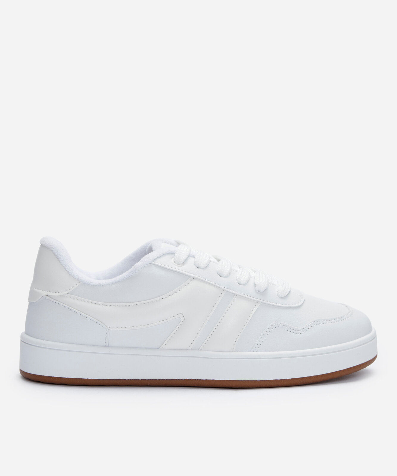 tênis casual com recortes branco