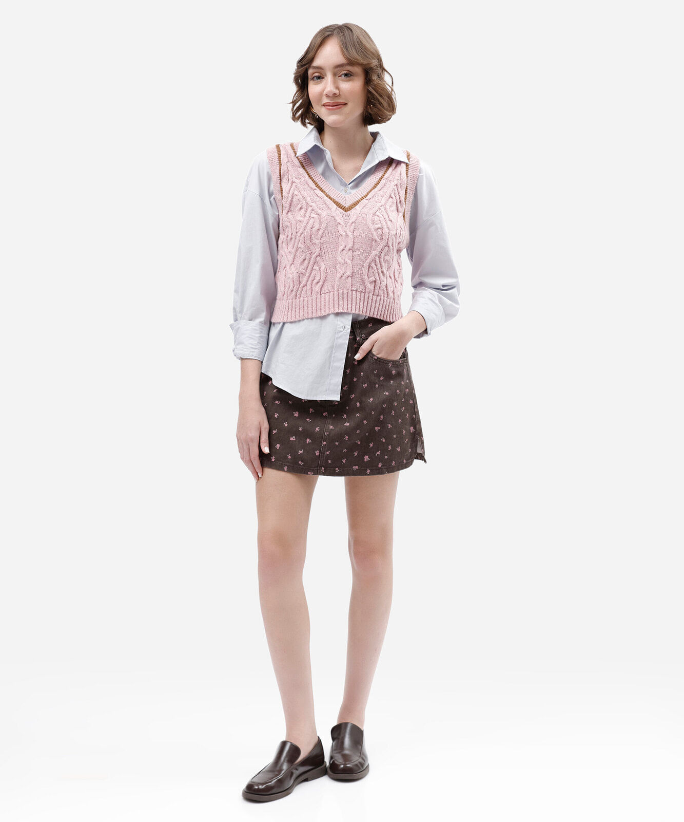 short saia de sarja com fendas floral marrom