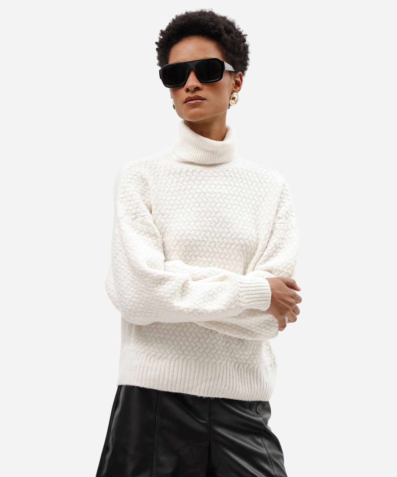 suéter feminino de tricot gola alta manga bufante texturizado off white