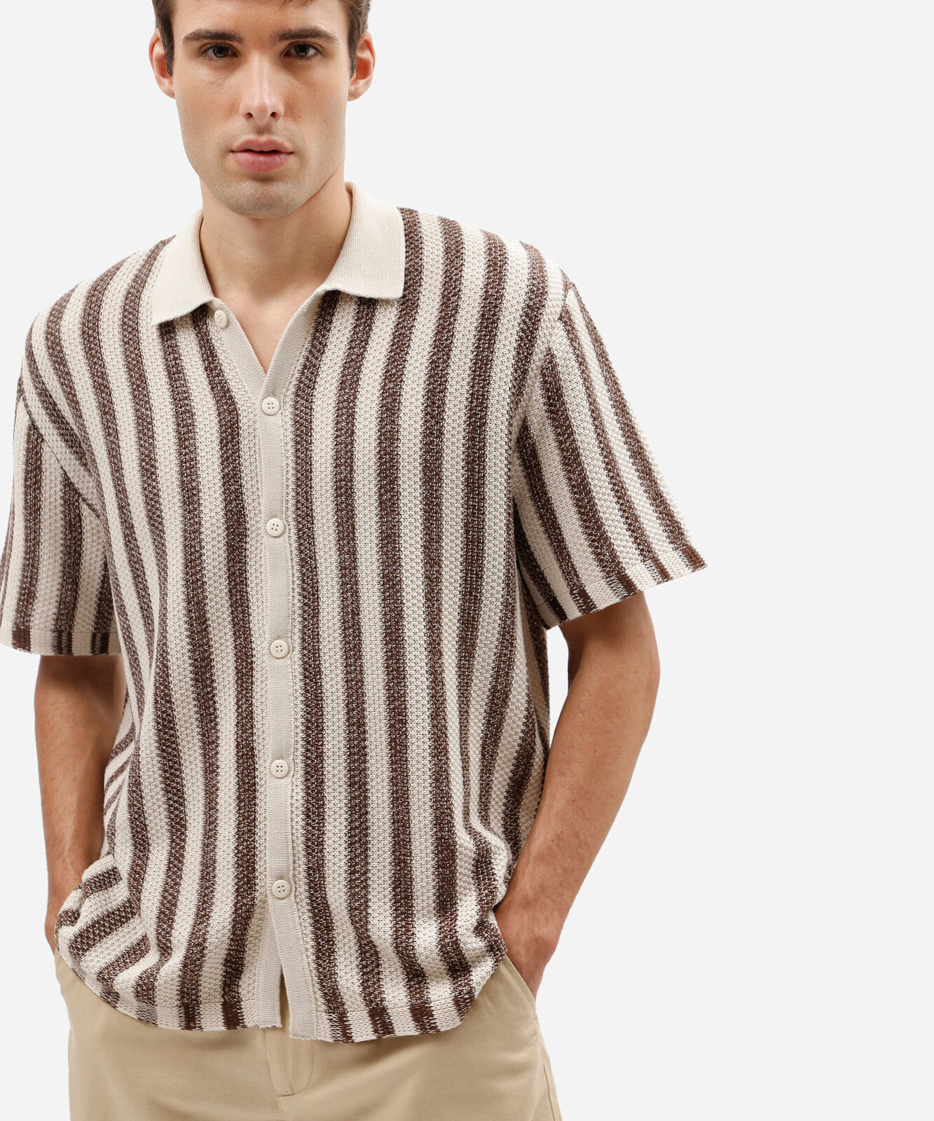 camisa masculina de tricot manga curta listrada marrom