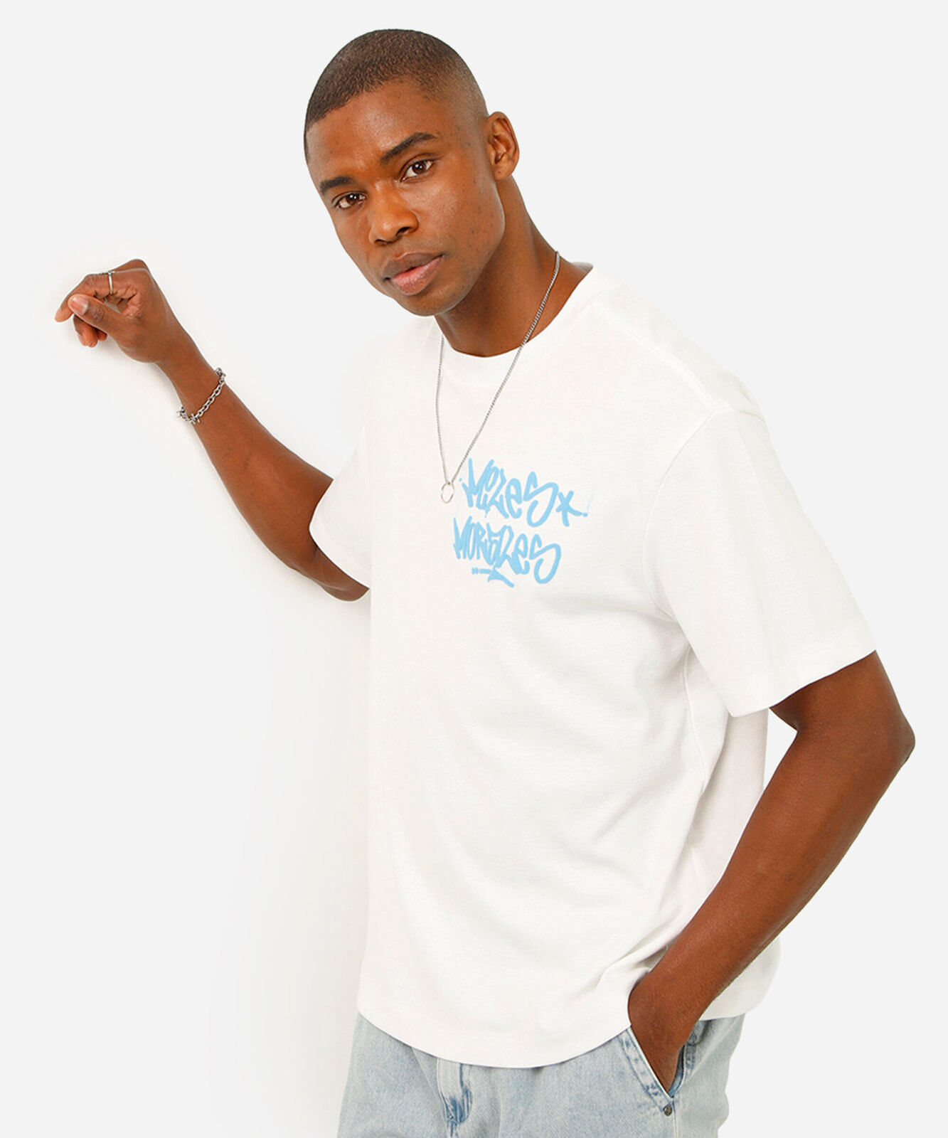 camiseta fit de algodão miles morales o poder é nosso off white