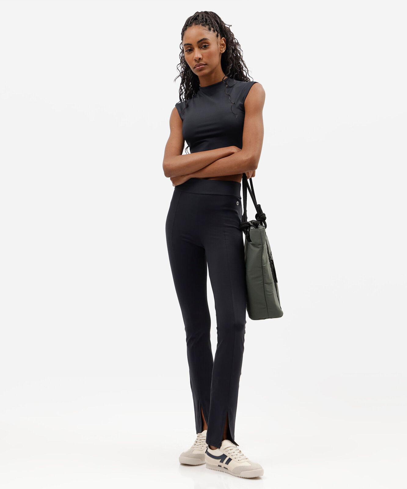 calça flare esportiva feminina com fenda preta