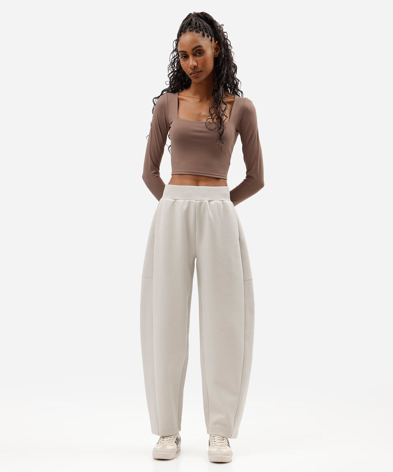 calça barrel feminina de moletom esportiva cinza