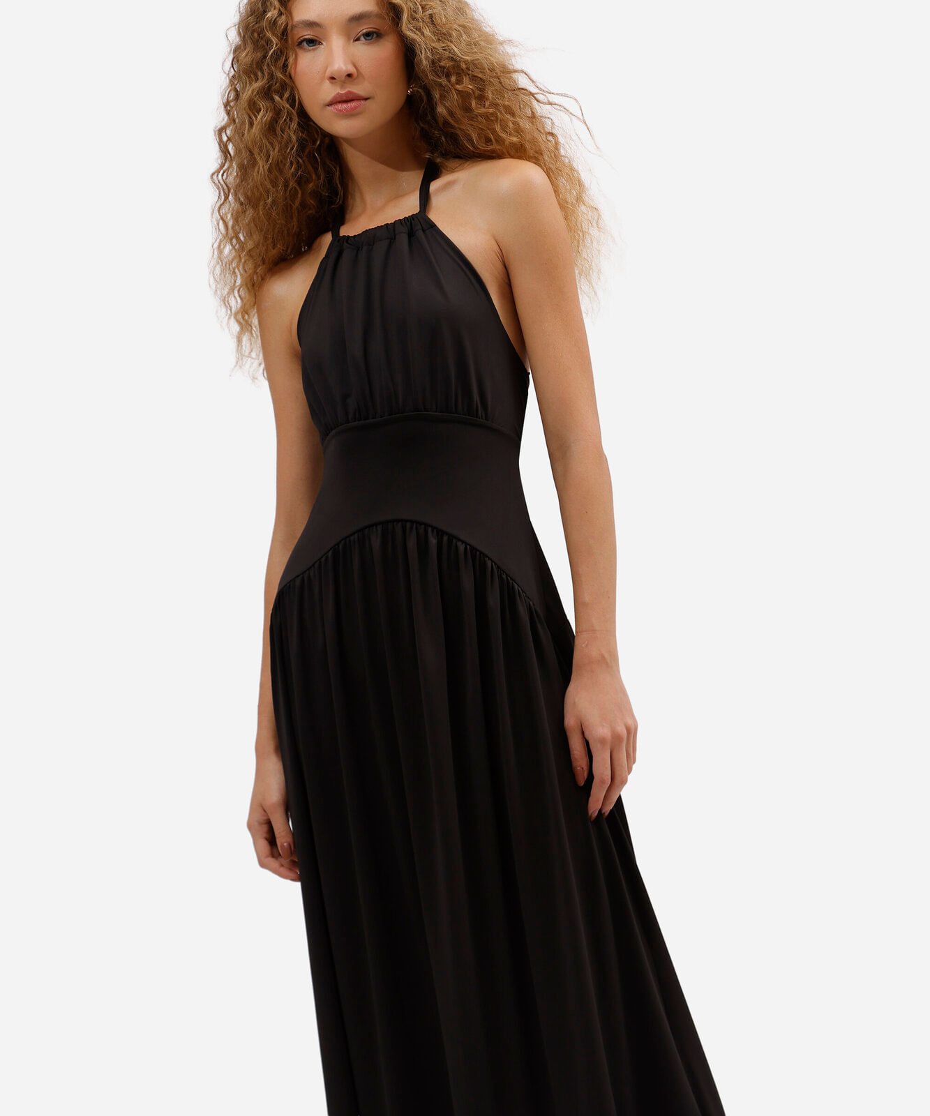 vestido midi feminino halterneck preto