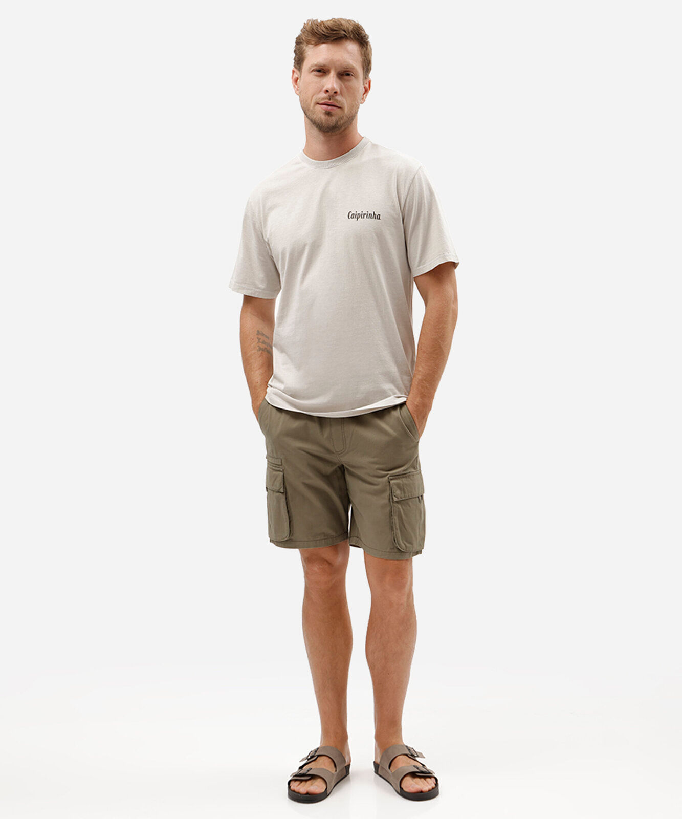 bermuda jogger masculina de sarja bolso cargo verde