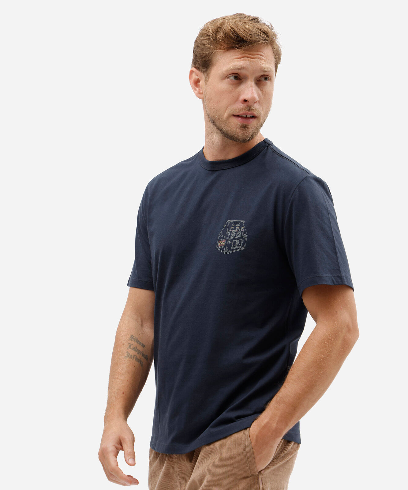 camiseta masculina comfort de algodão com estampa nas costas azul