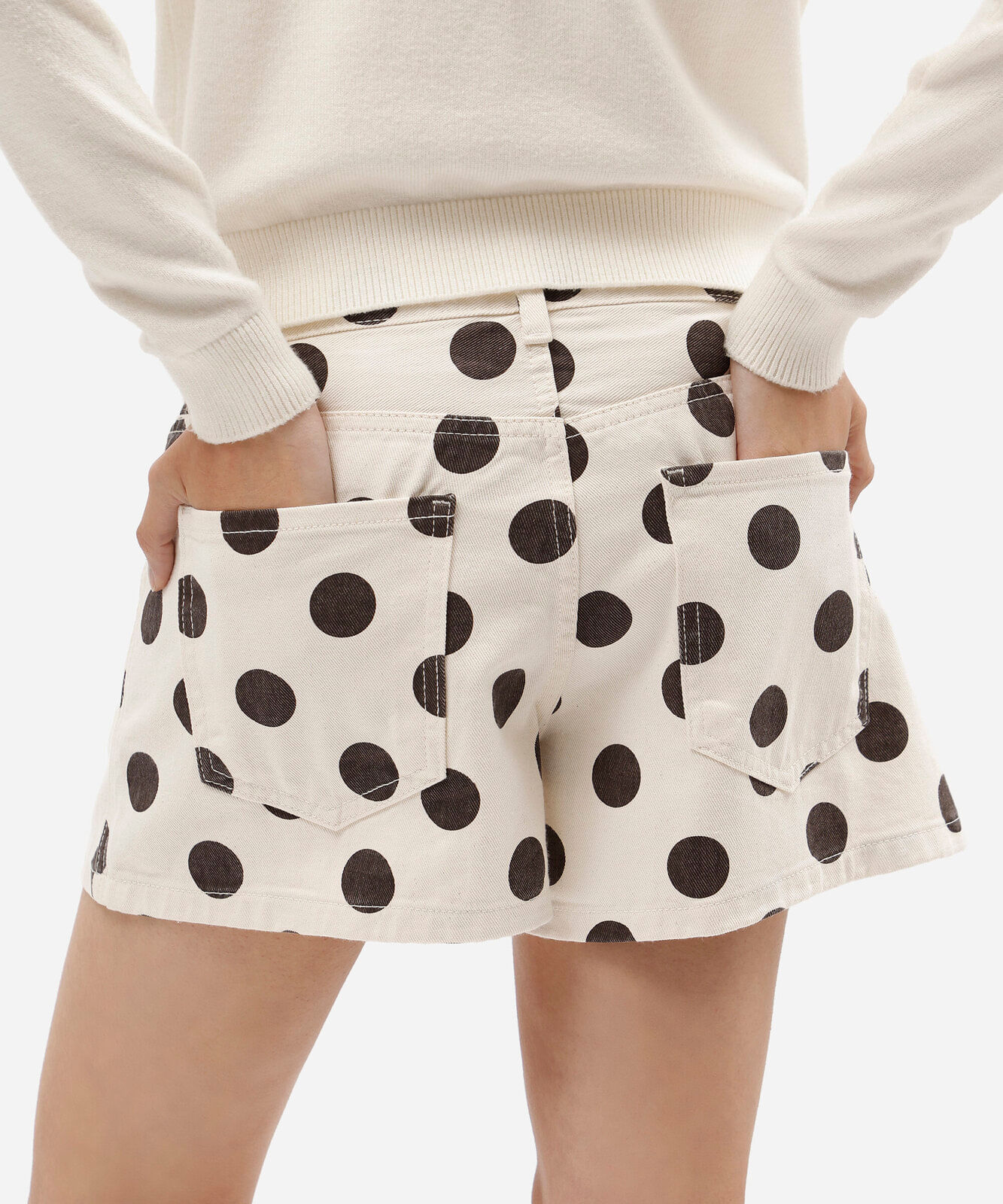 short feminino de sarja cintura média poá bege