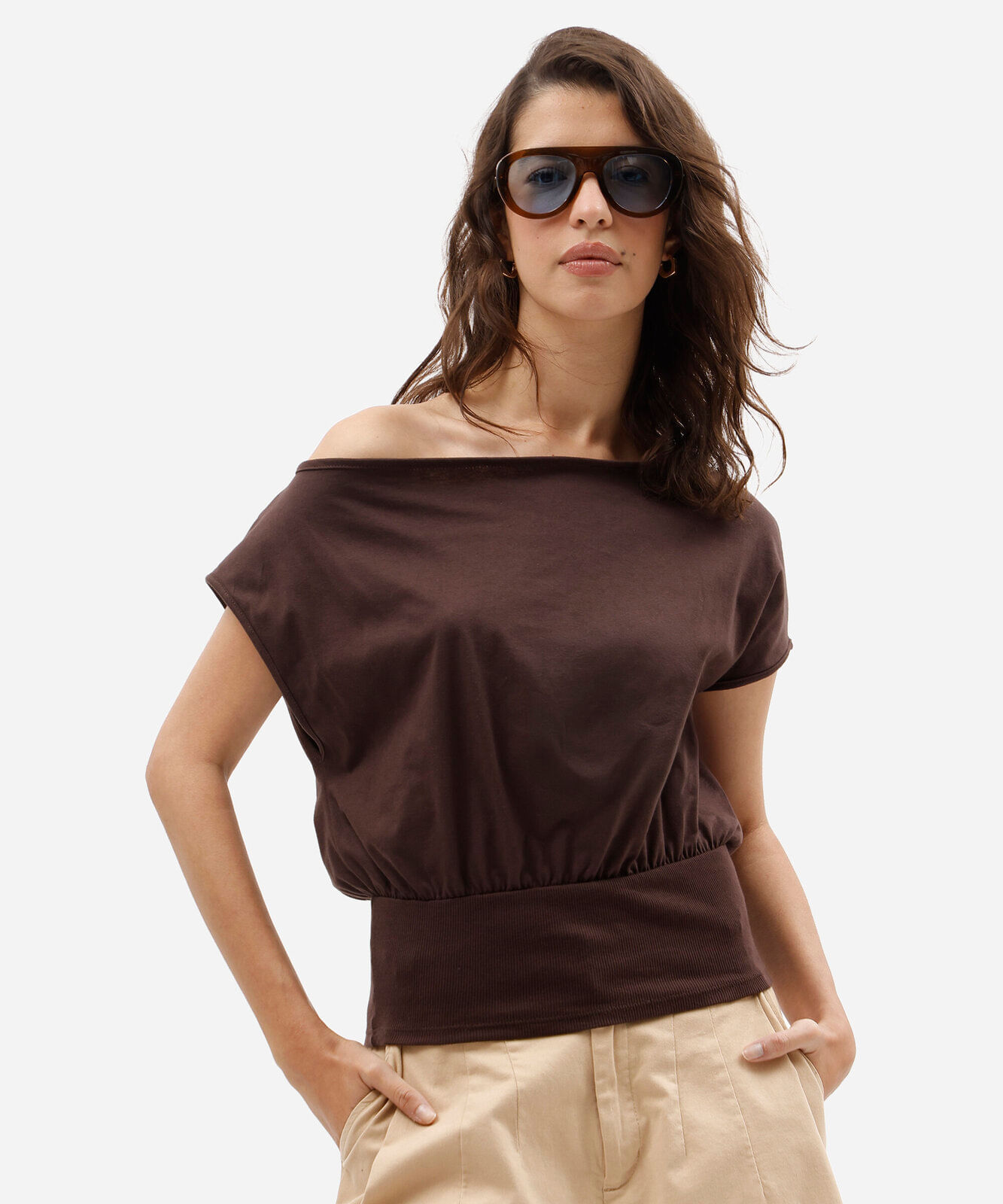 blusa feminina de algodão manga curta assimétrica marrom