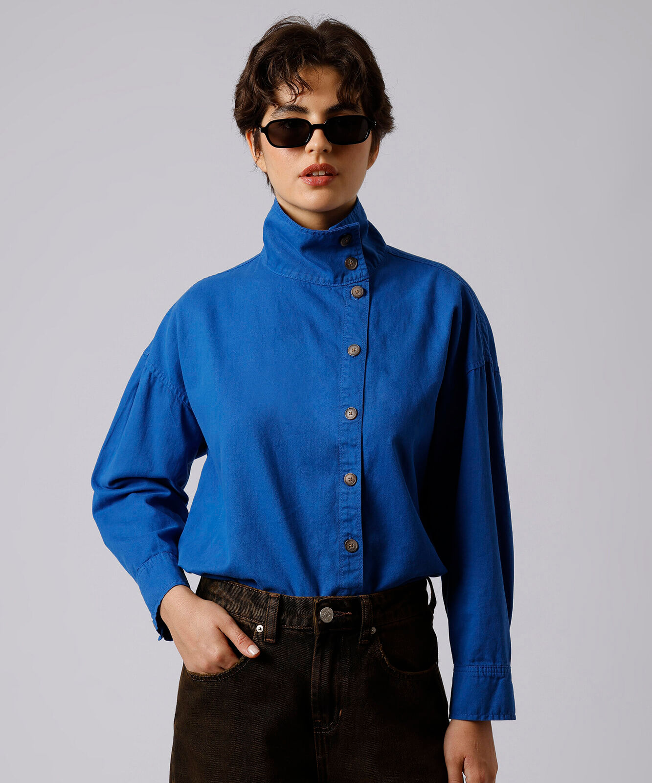 camisa feminina de algodão manga longa funnel neck mindset azul
