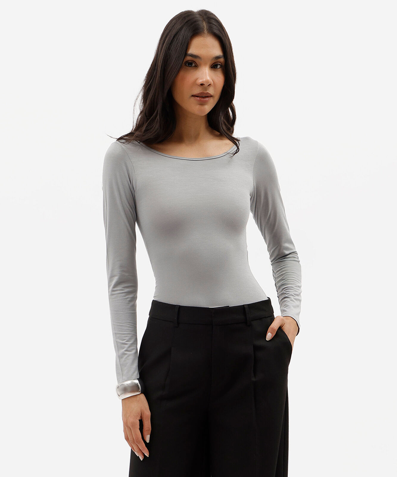 body feminino de modal decote canoa manga longa cinza