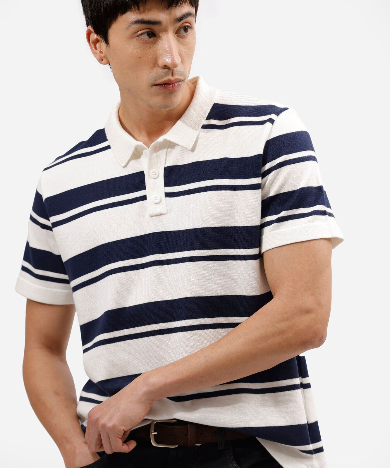 camisa polo masculina comfort listrada em malha off white