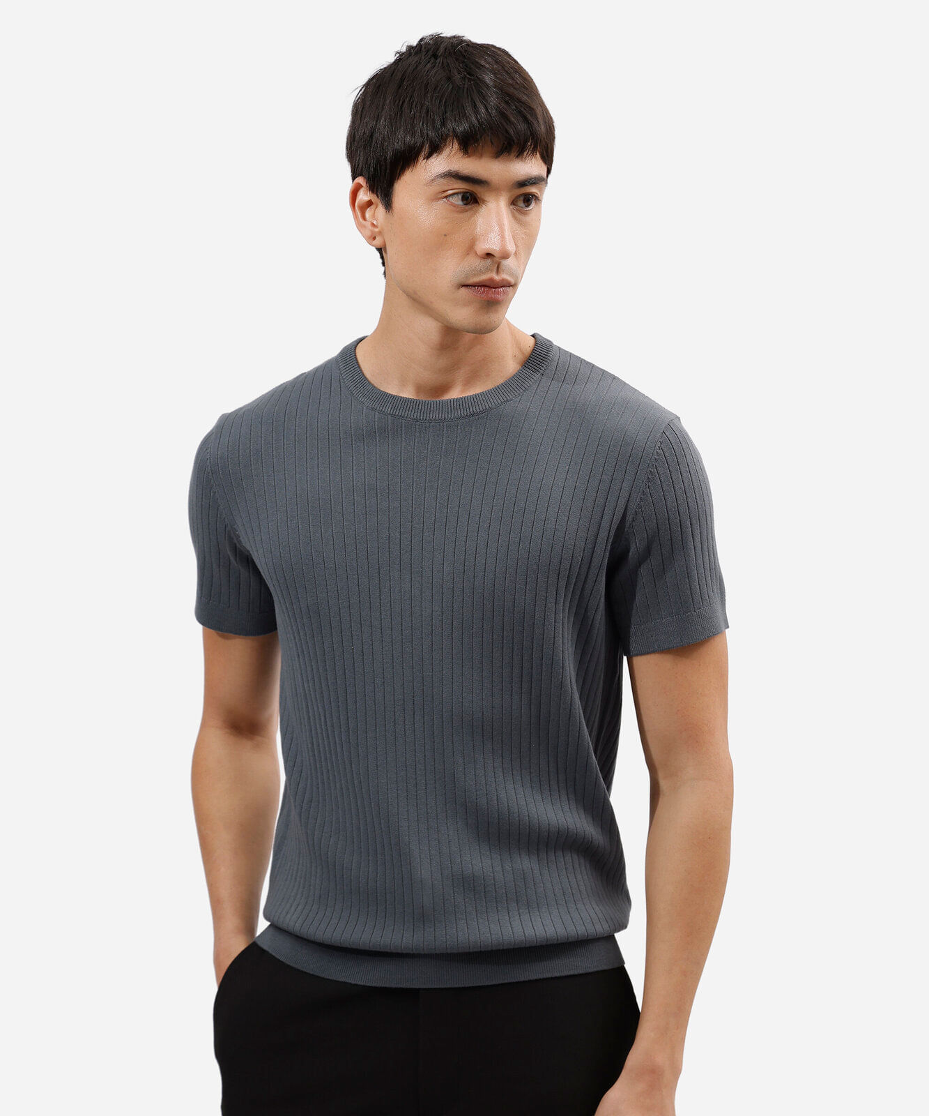 camiseta masculina de tricot manga curta canelada cinza