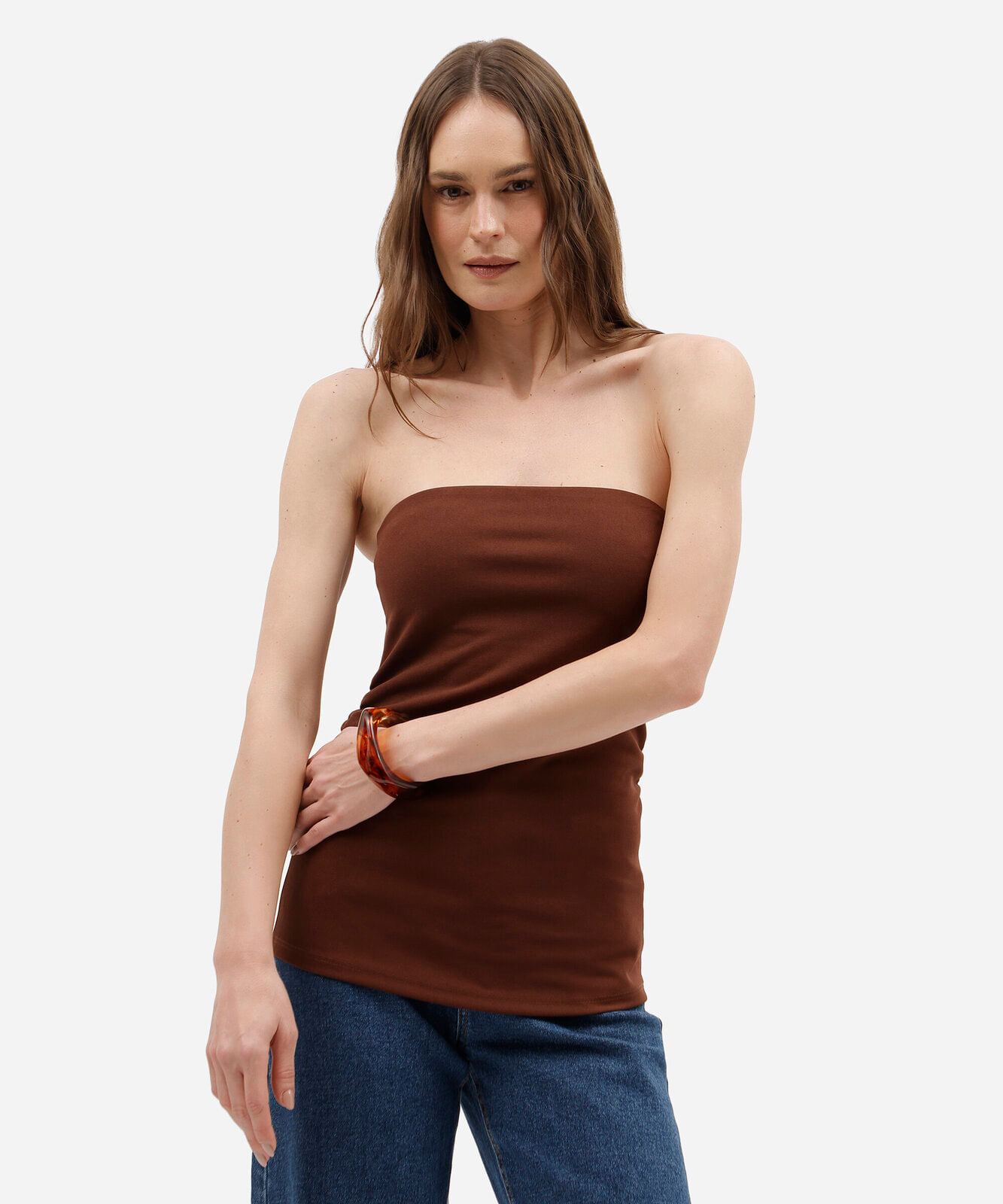 blusa sem alça feminina franzida marrom