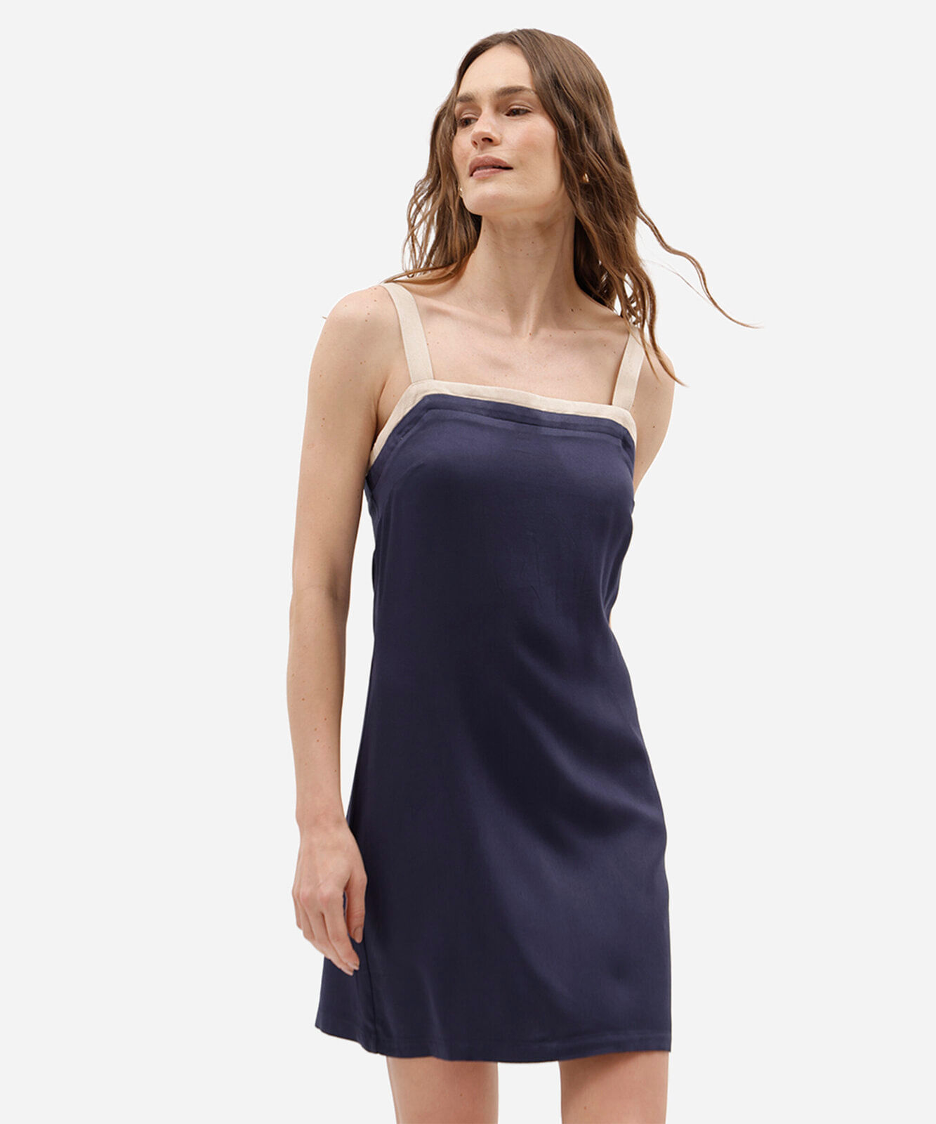 vestido curto feminino de viscose decote quadrado bicolor azul
