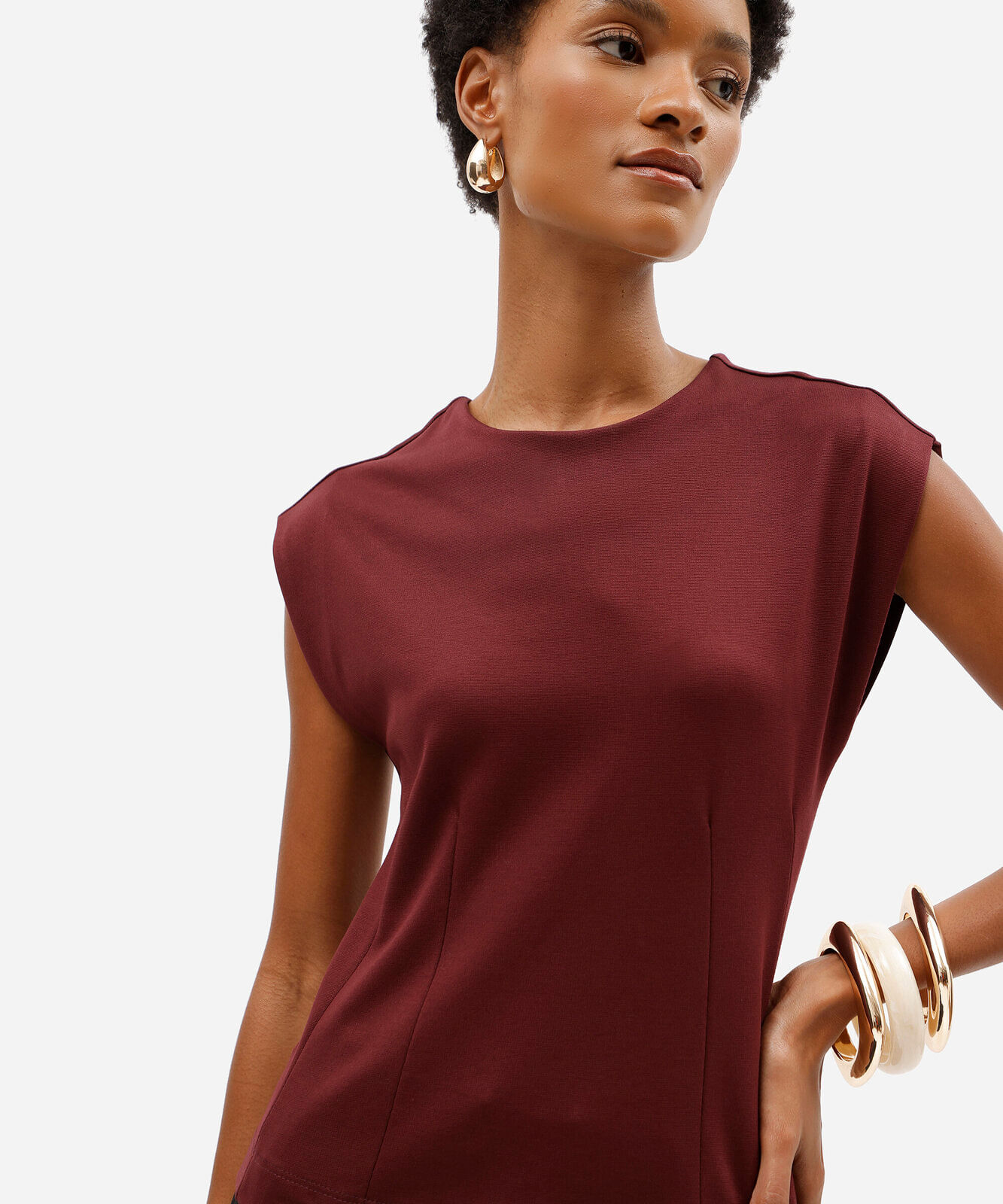 blusa muscle feminina decote redondo vinho