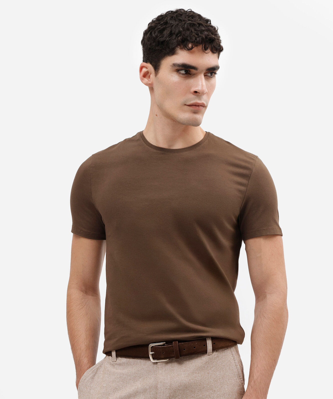 camiseta slim básica manga curta - marrom escuro