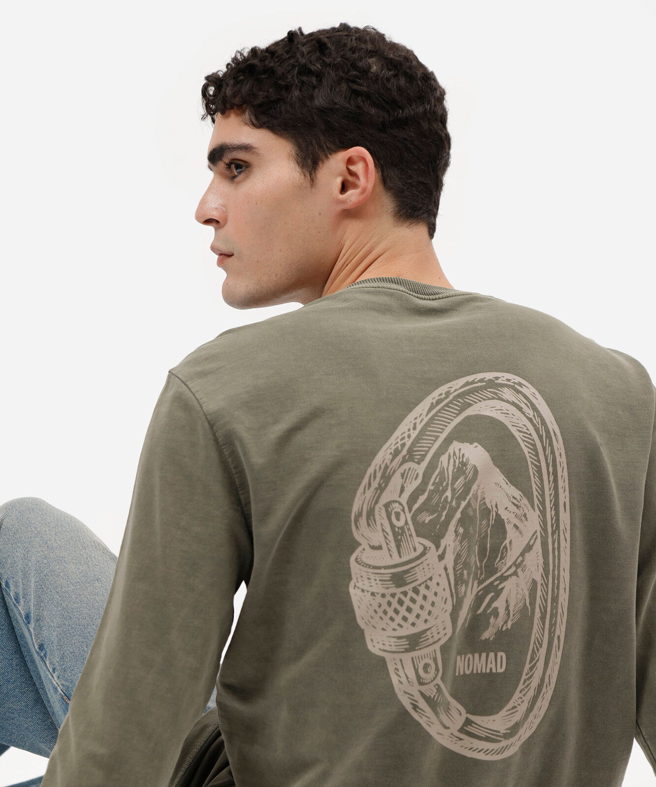 camiseta masculina de manga longa em moletinho com estampa nas costas verde