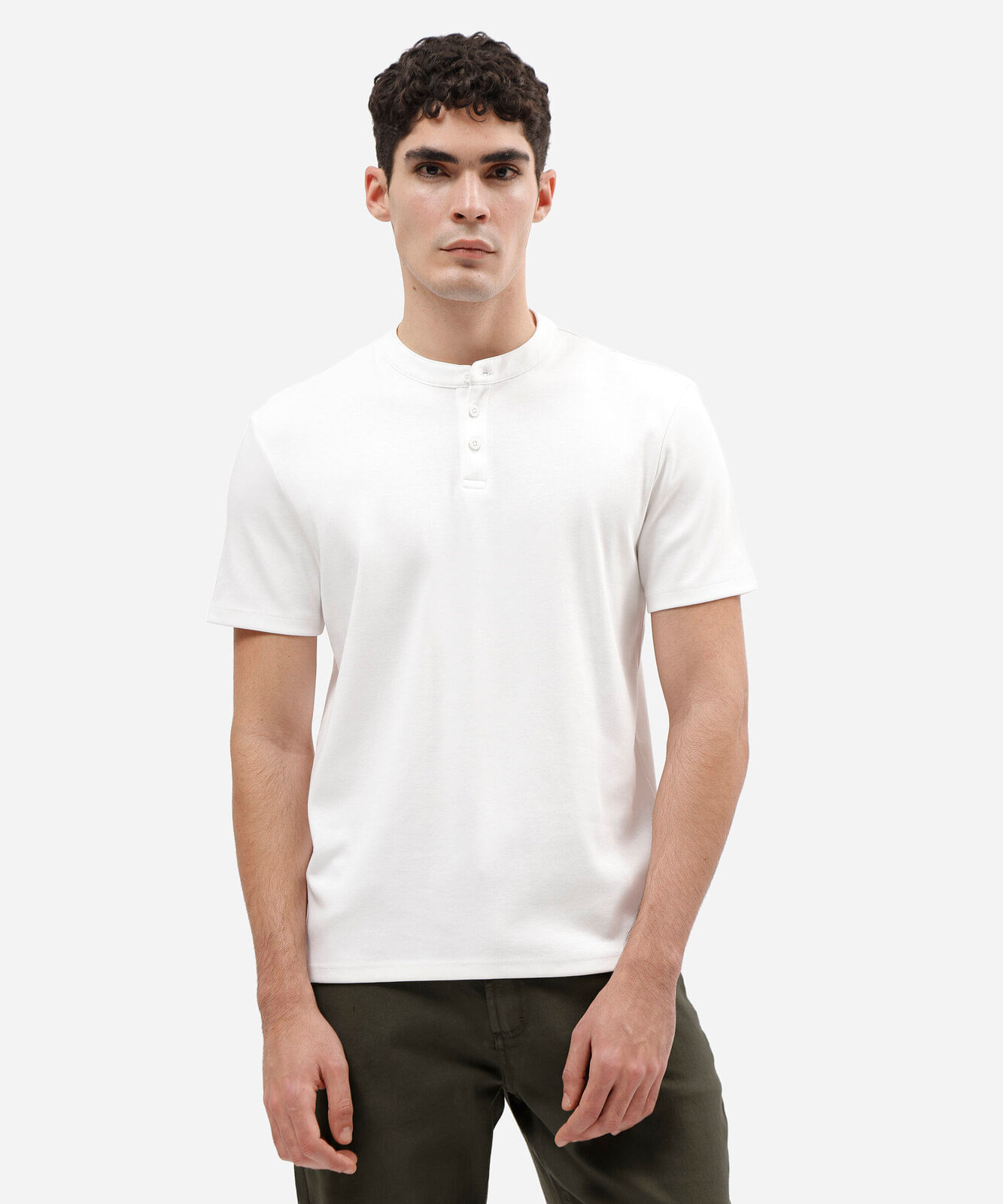 camiseta masculina de algodão peruano gola henley manga curta branca