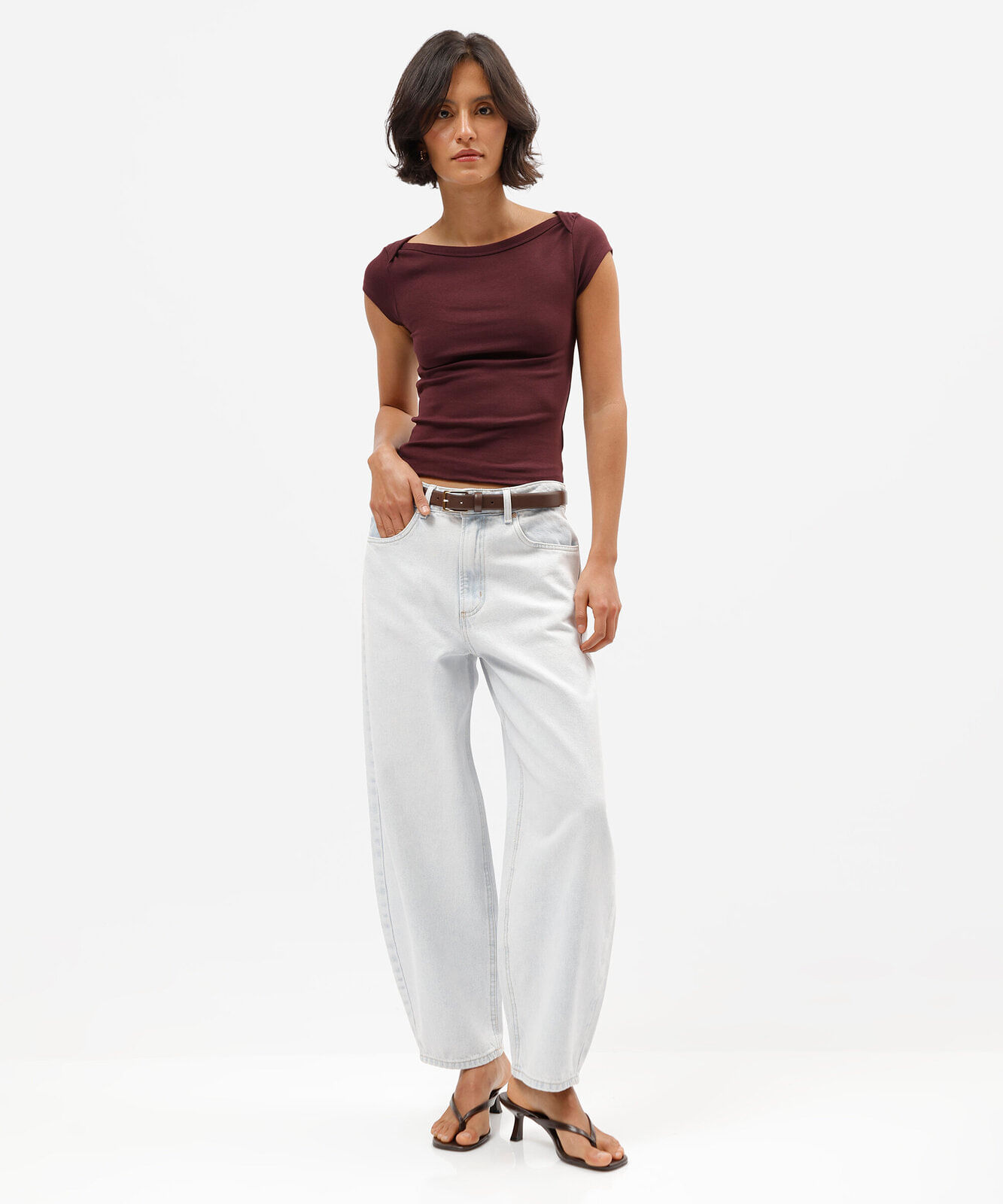 calça jeans balloon de cintura alta feminina em denim lavado azul