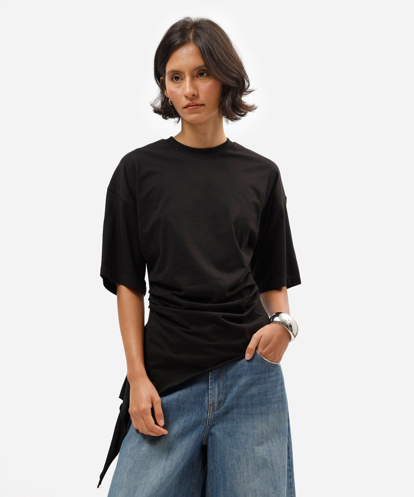 blusa feminina de algodão manga curta com pregas assimétrica preta