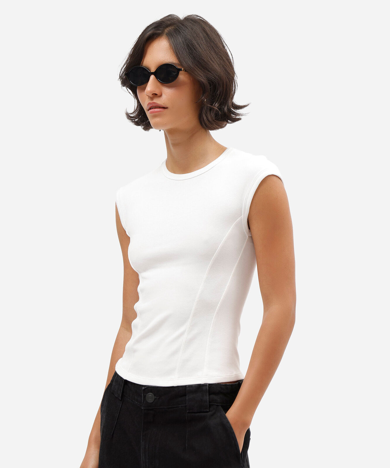 regata feminina de algodão decote redondo off white