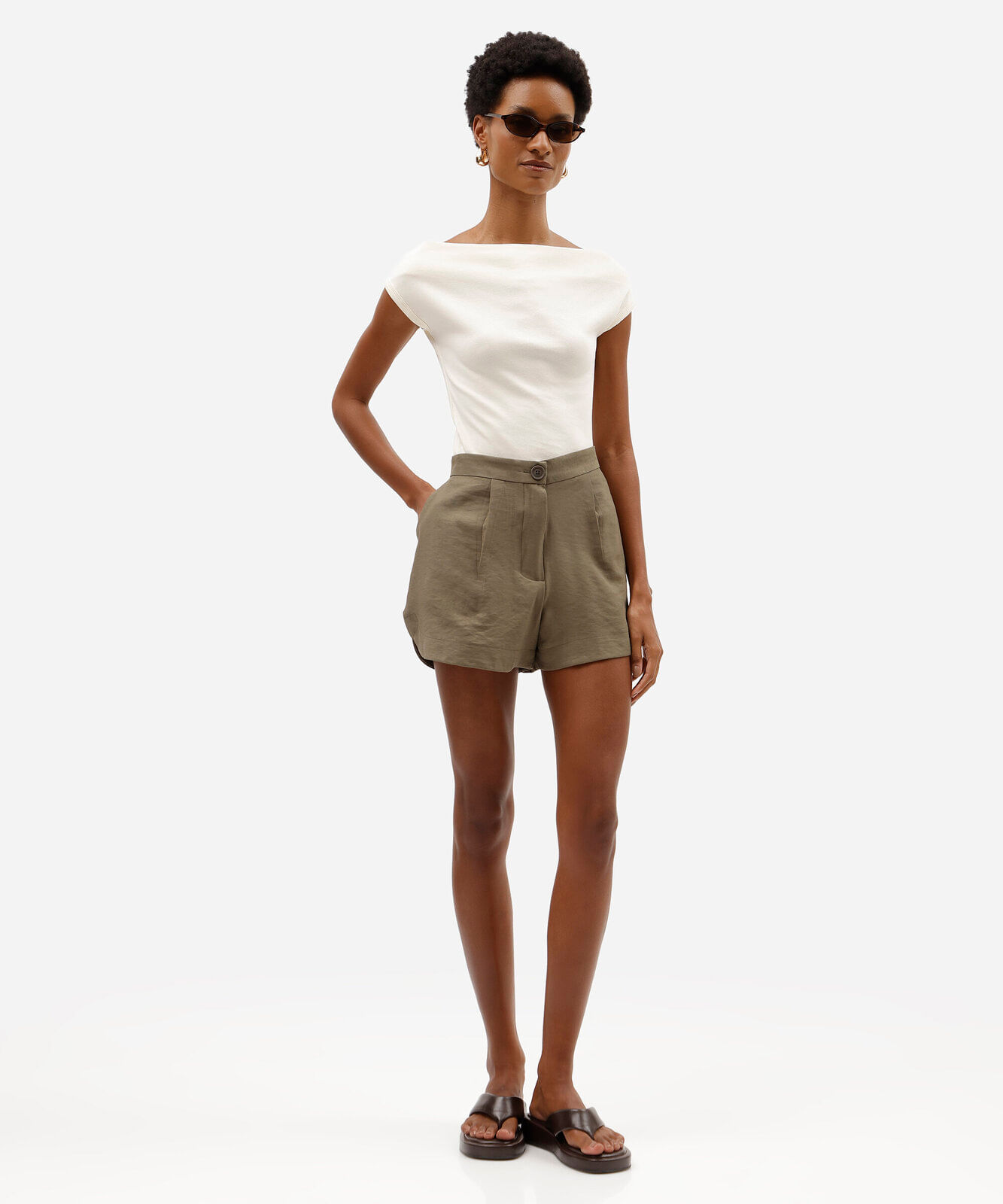 short de alfaiataria feminino com viscose cós elástico verde
