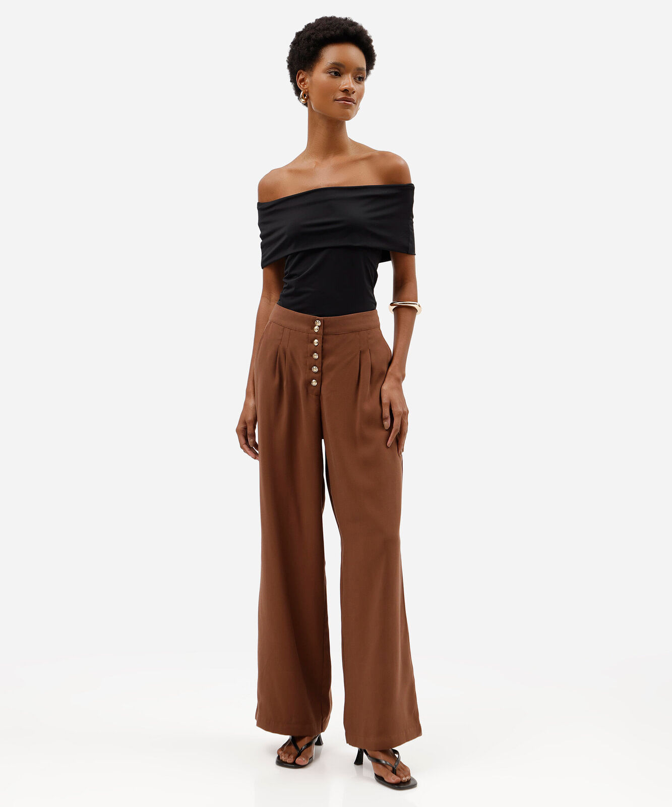 calça reta feminina com pregas cintura alta marrom
