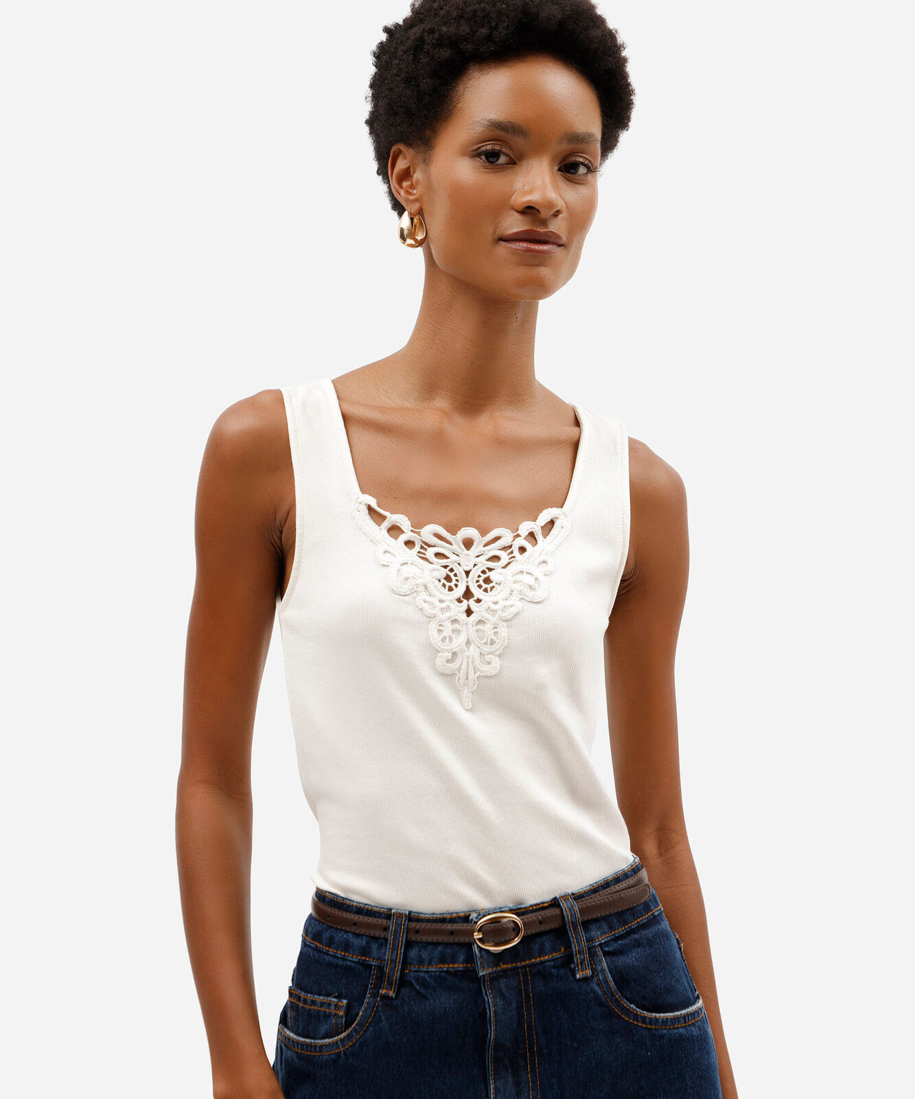 regata feminina de algodão com renda decote v off white