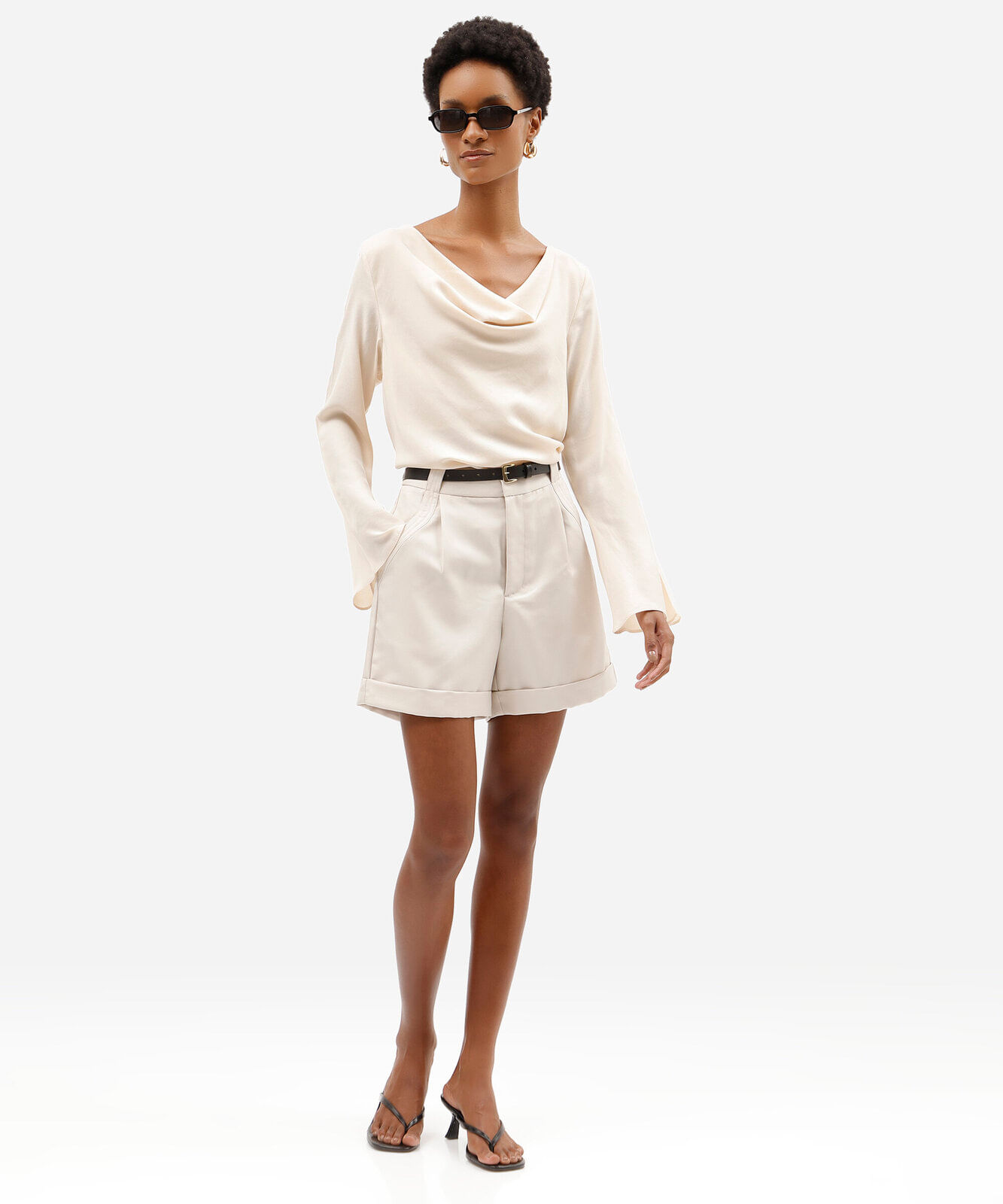 short de alfaiataria feminino cintura alta bege