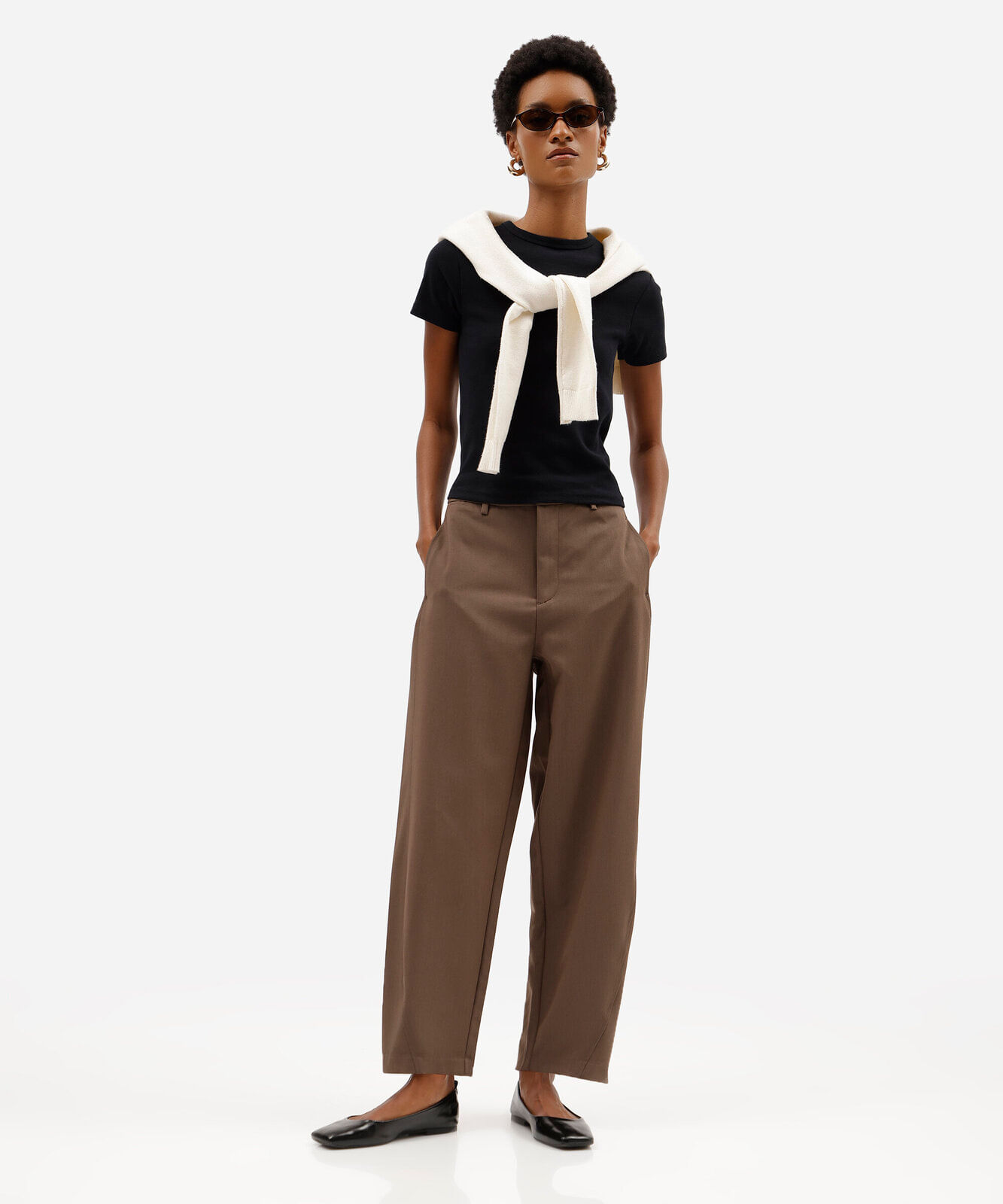 calça balloon de alfaiataria feminina cintura alta marrom