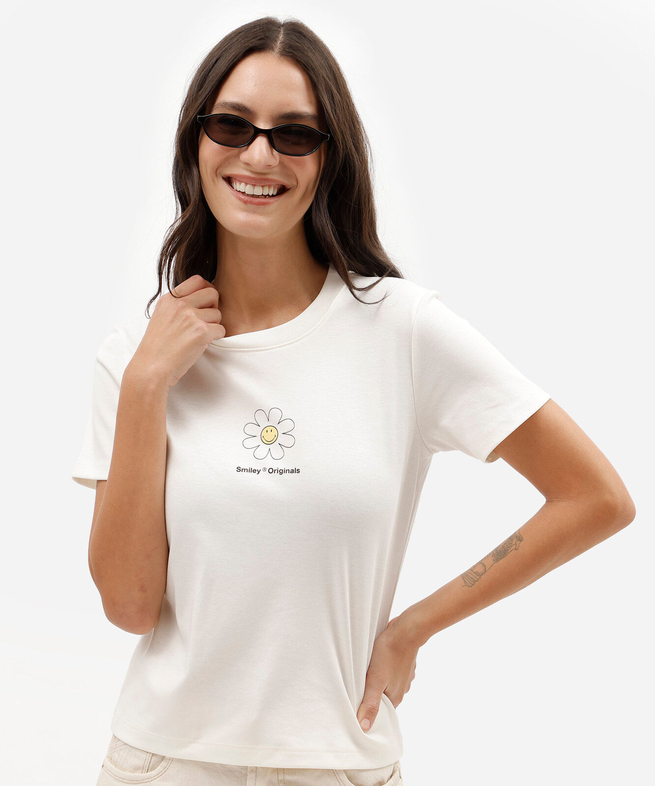 camiseta feminina slim de algodão interlock com estampa smiley off white