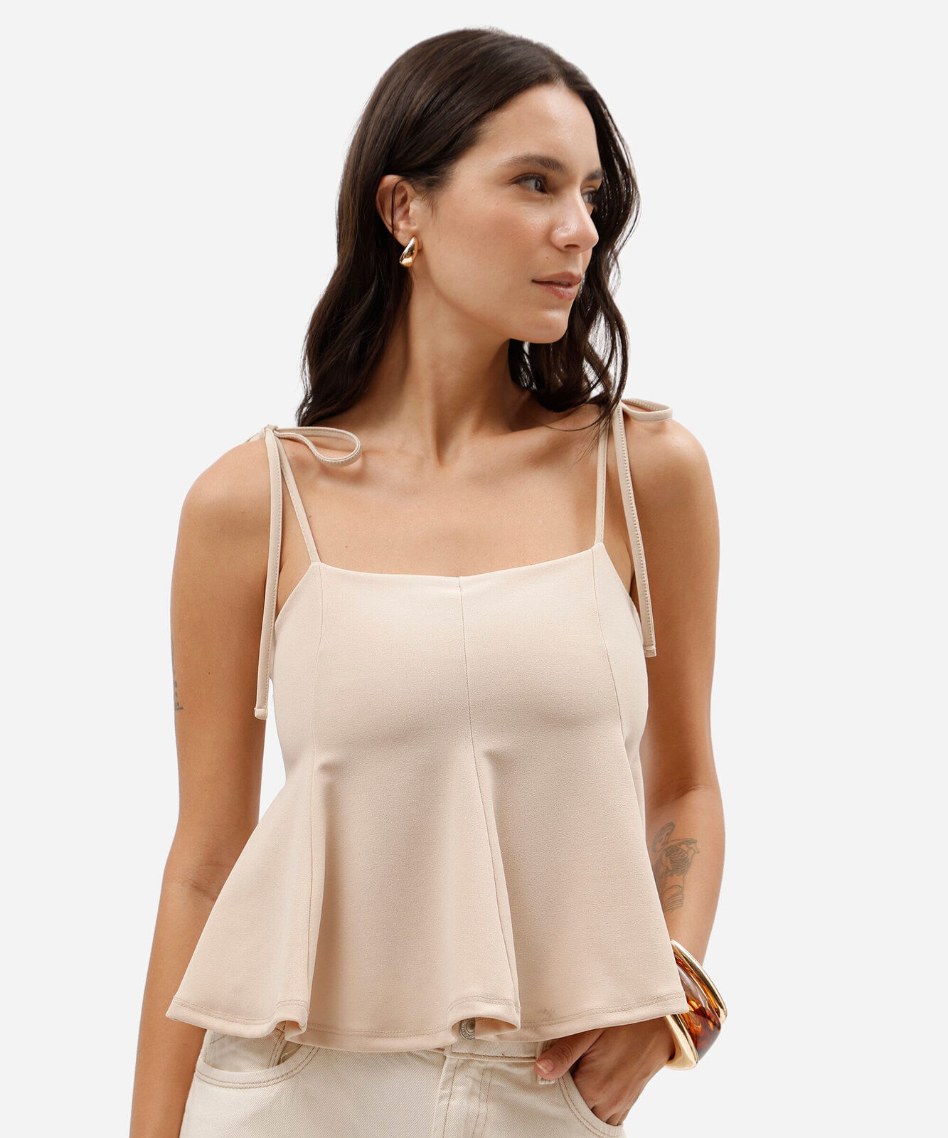 regata peplum feminina com recortes e amarração bege