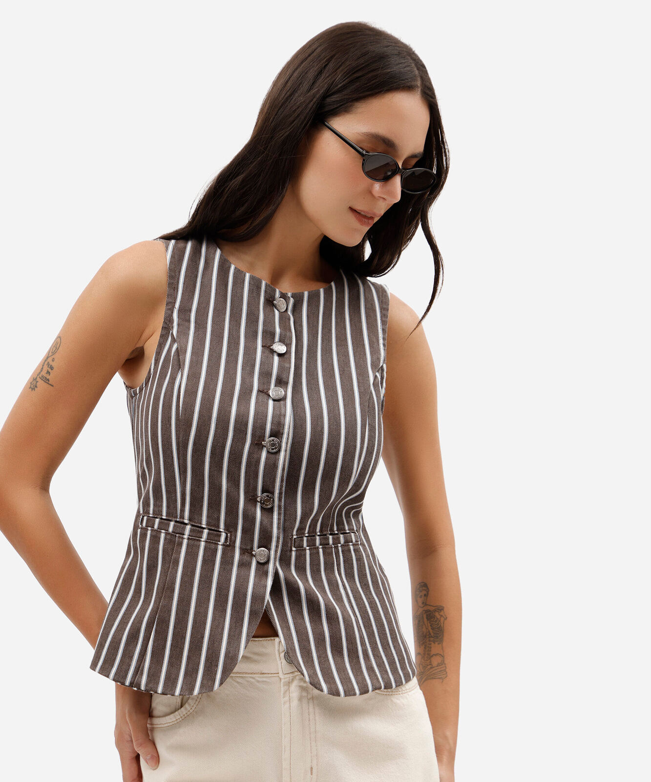 colete feminino de sarja listrado marrom