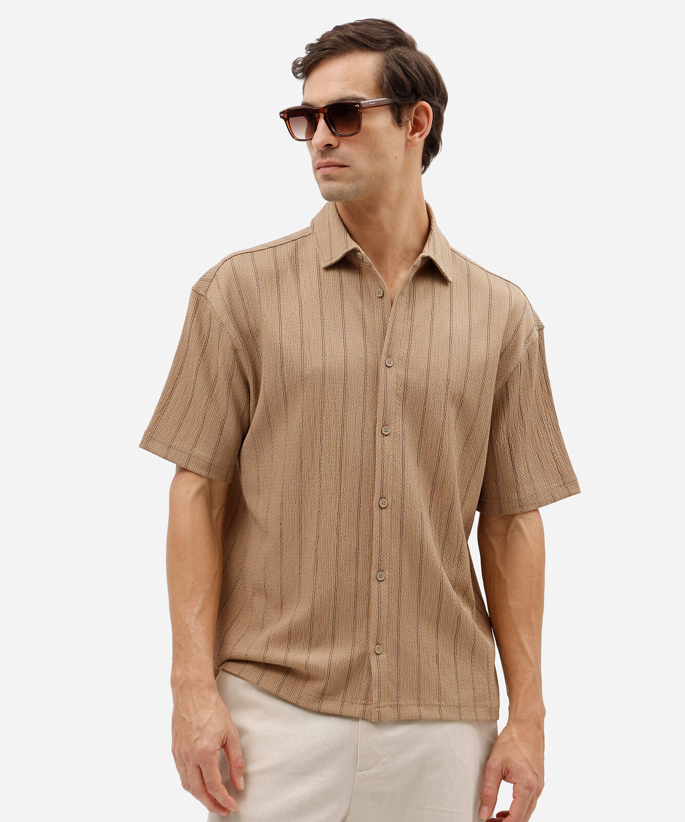 camisa masculina manga curta listras bege