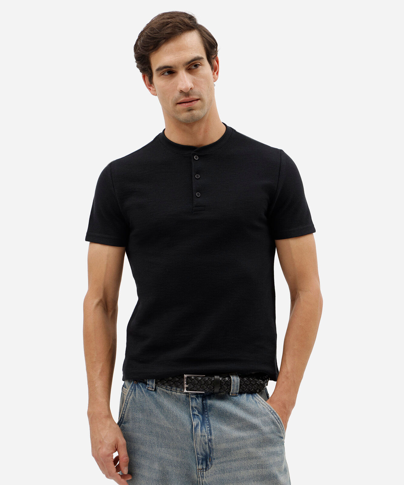 camiseta henley masculina slim em malha favo preta