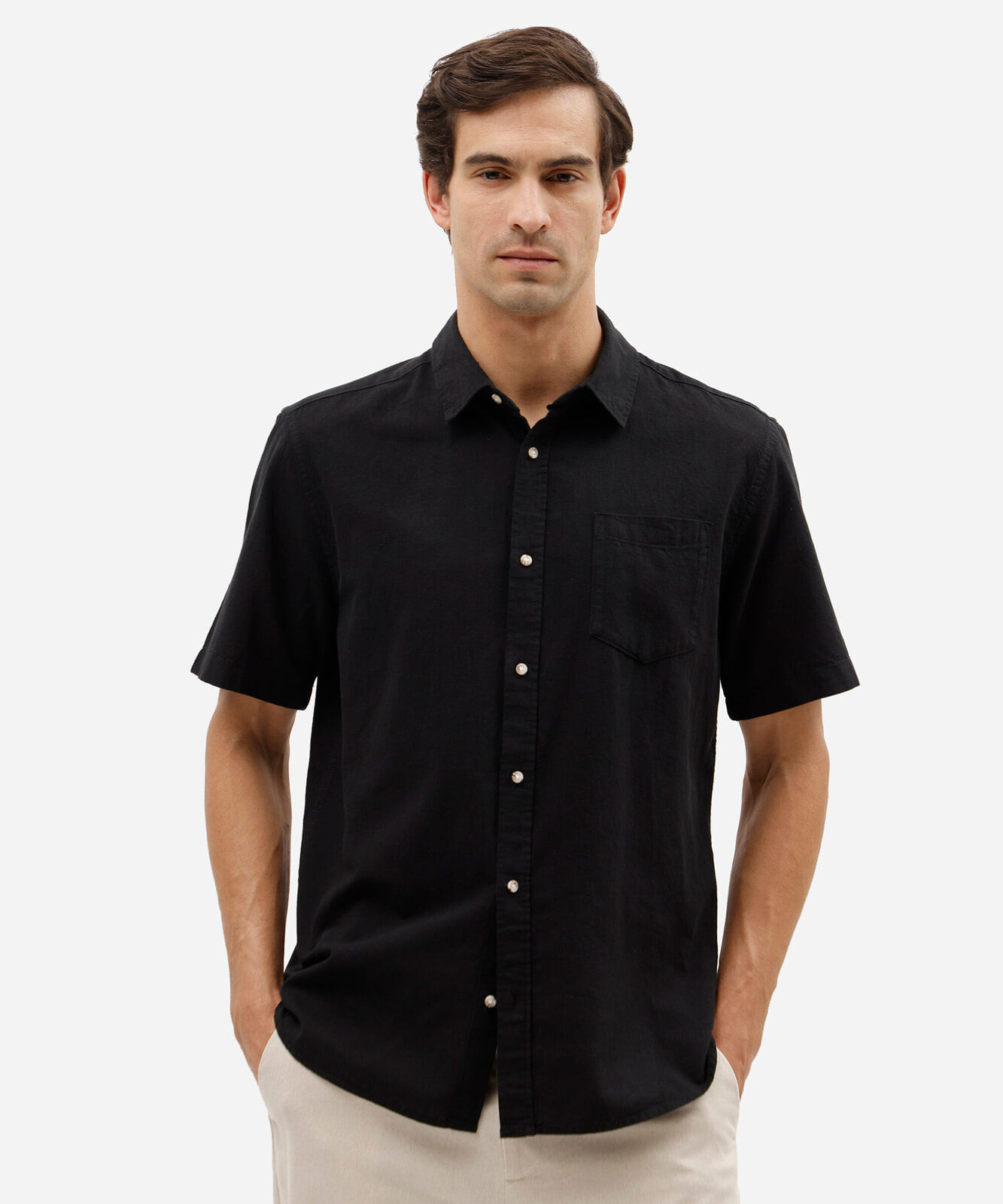 camisa comfort com linho manga curta preta