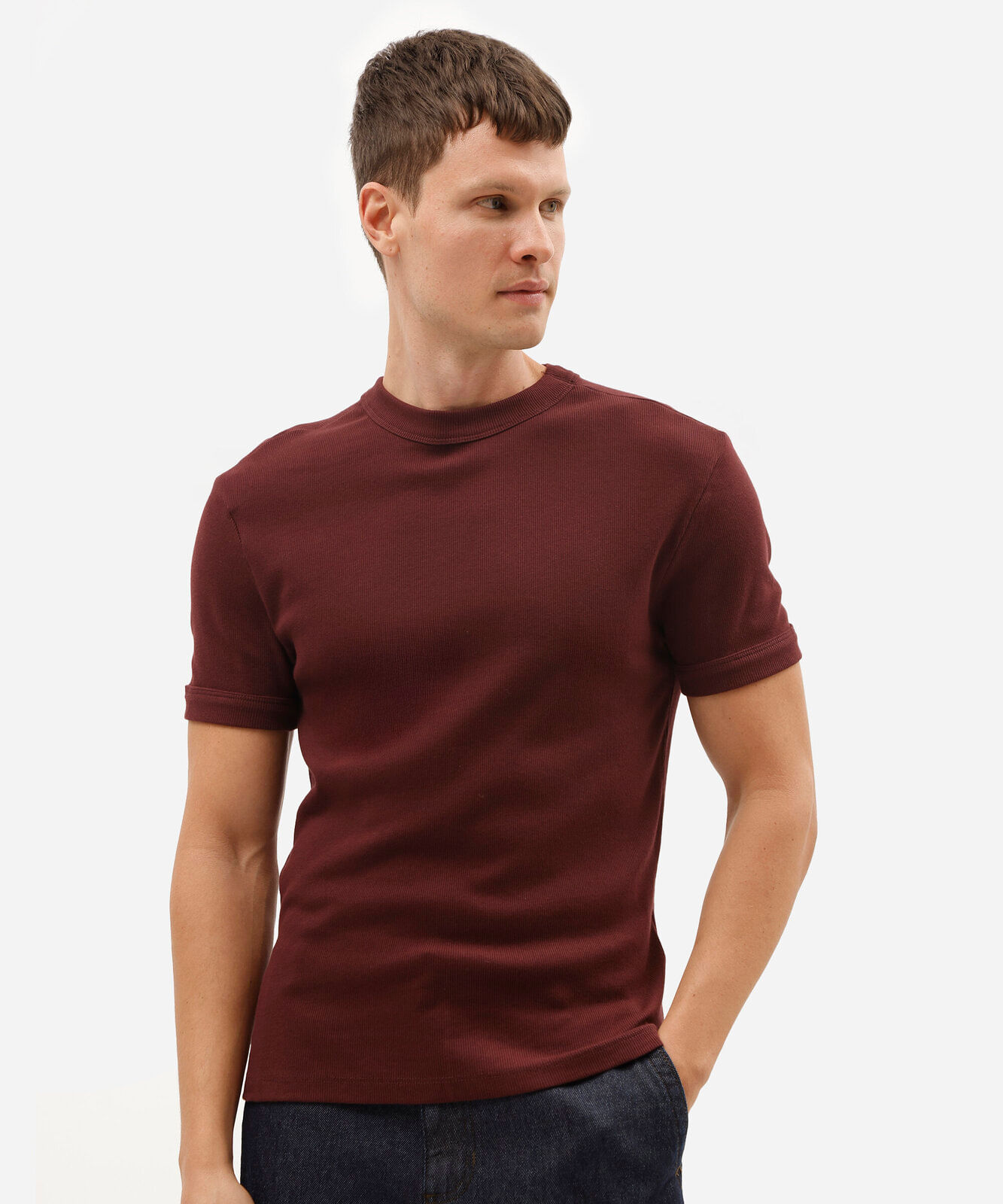 camiseta masculina slim de malha ribana vinho